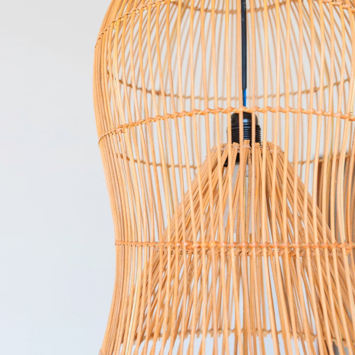 Abat-jour en rotin naturel – Mahara, design bohème fait main à Bali