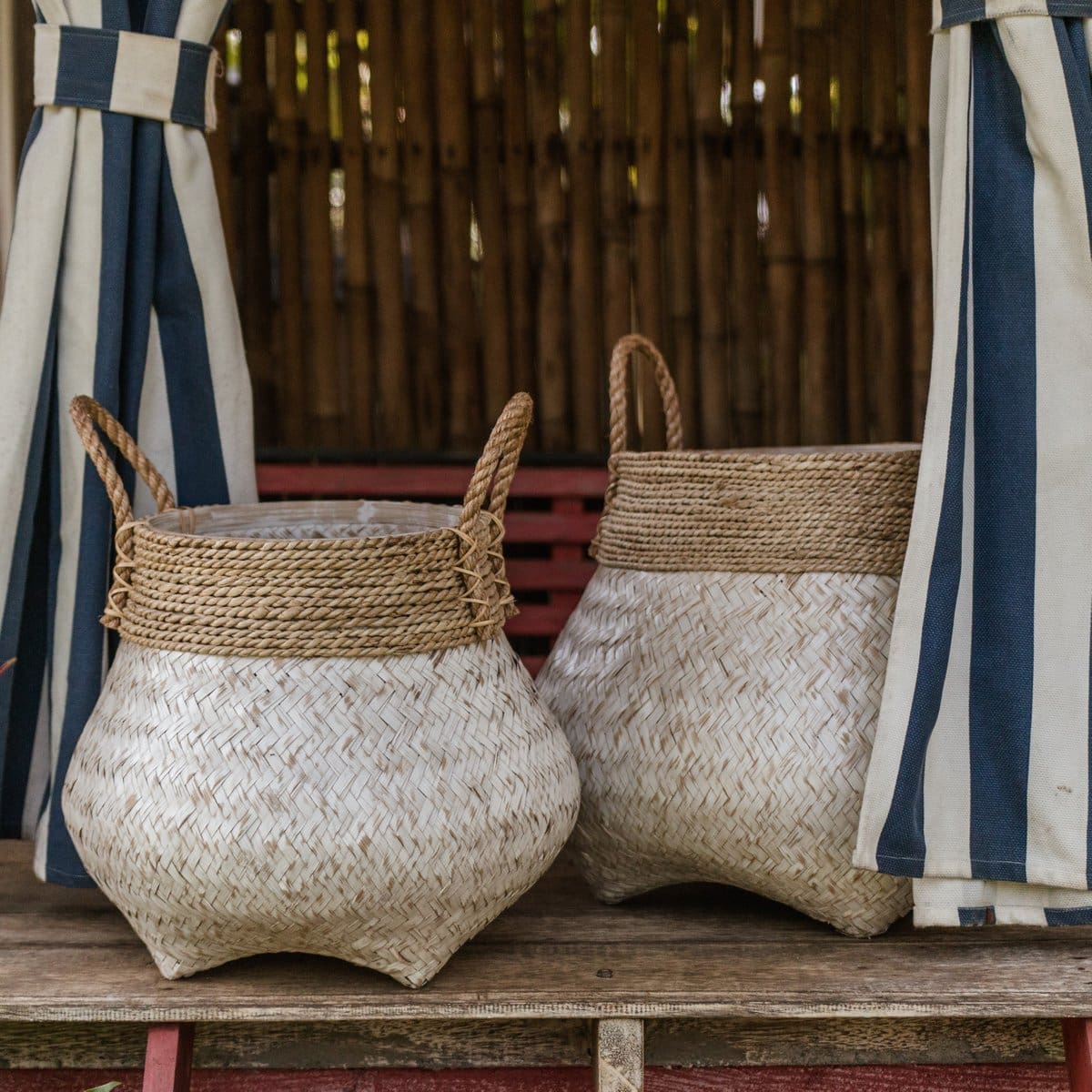 Panier en bambou Benoa – Épure artisanale blanche, fait main en Indonésie (neuf) 2 tailles