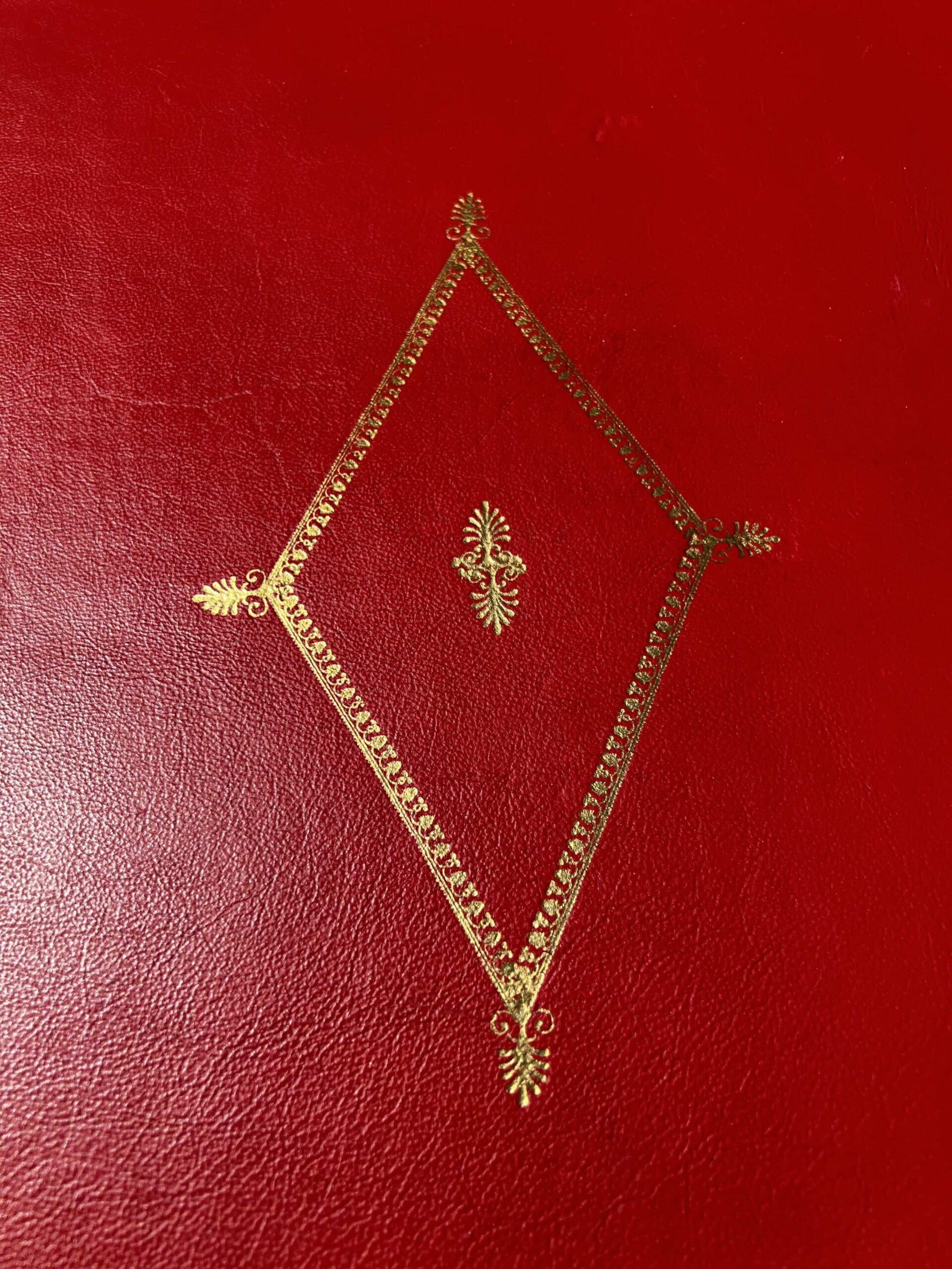 Bureau Directoire XIXe siècle en bois et cuir rouge – Élégance classique