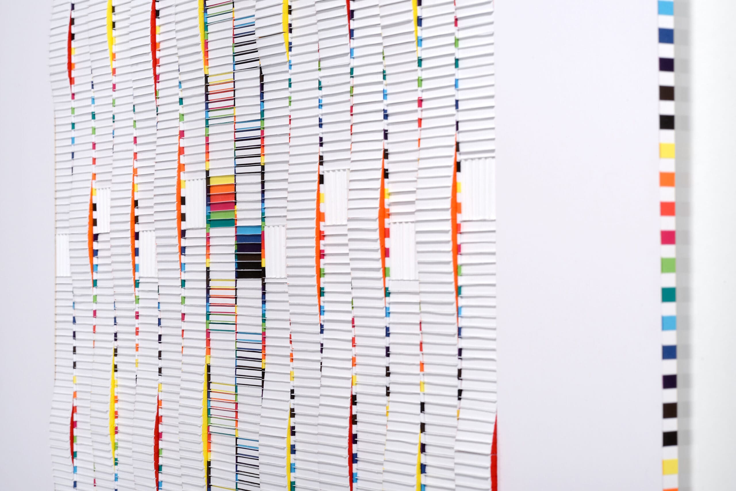 Carré blanc ondulé – Collage géométrique original de Françoise Luciani