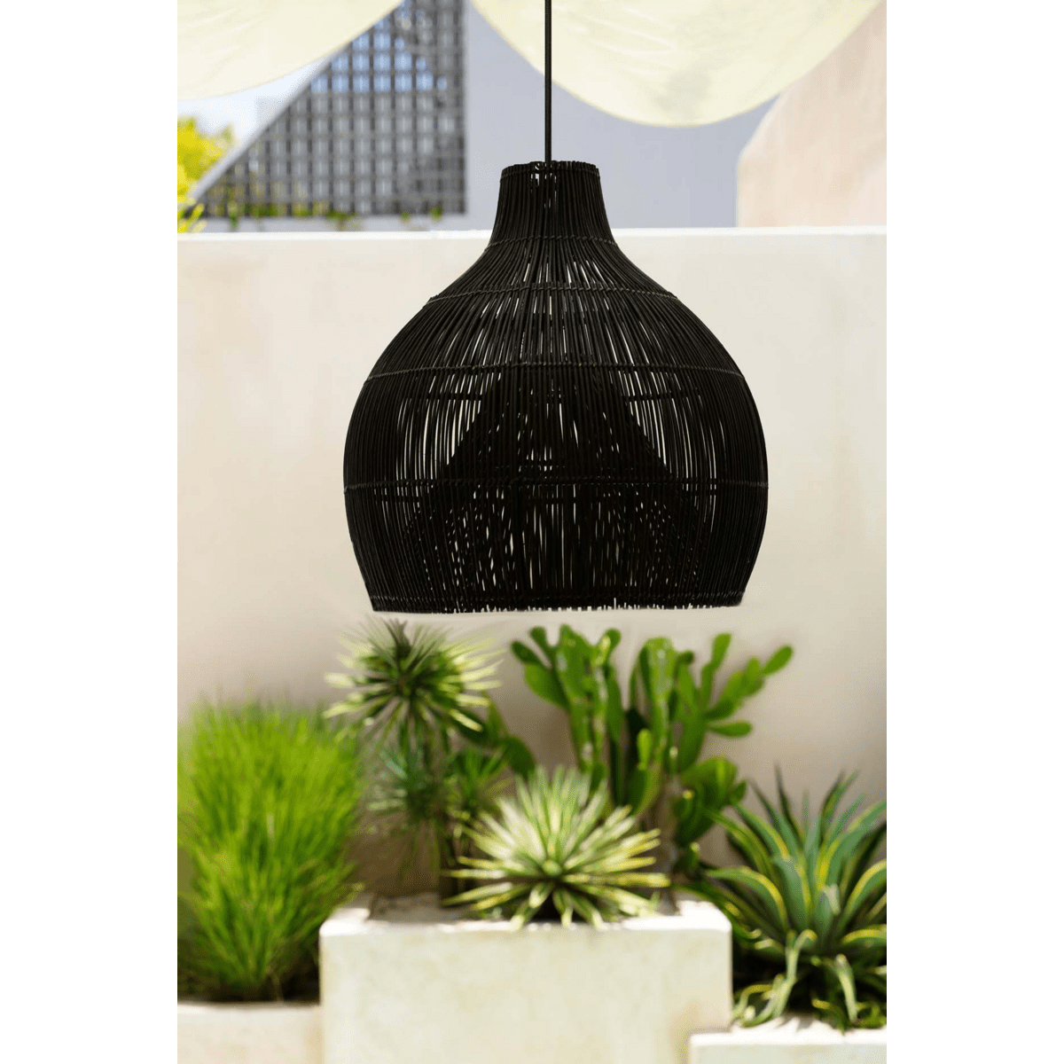 Suspension bohème chic en rotin noir – The Lobster Trap