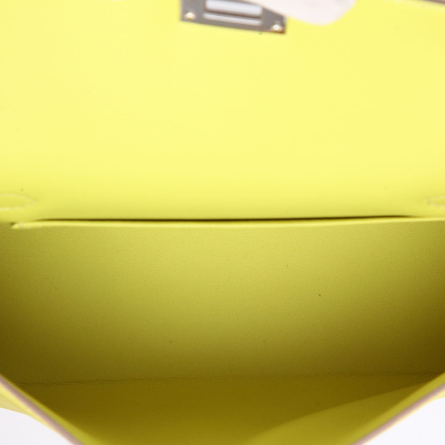 Sac Hermès Kelly 20 cm en cuir Epsom jaune avec quincaillerie palladium, bandoulière amovible – vue face