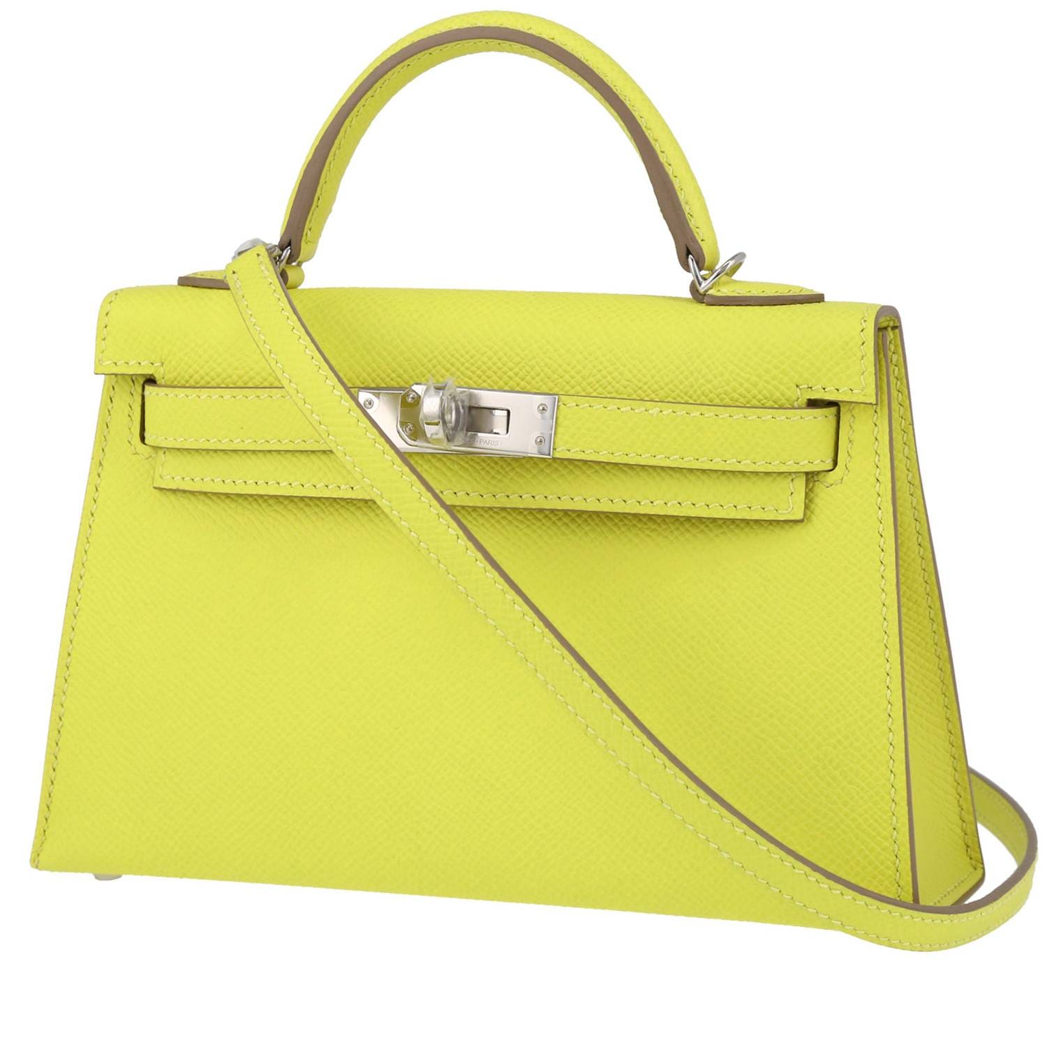 Sac Hermès Kelly 20 cm en cuir Epsom jaune avec quincaillerie palladium, bandoulière amovible – vue face