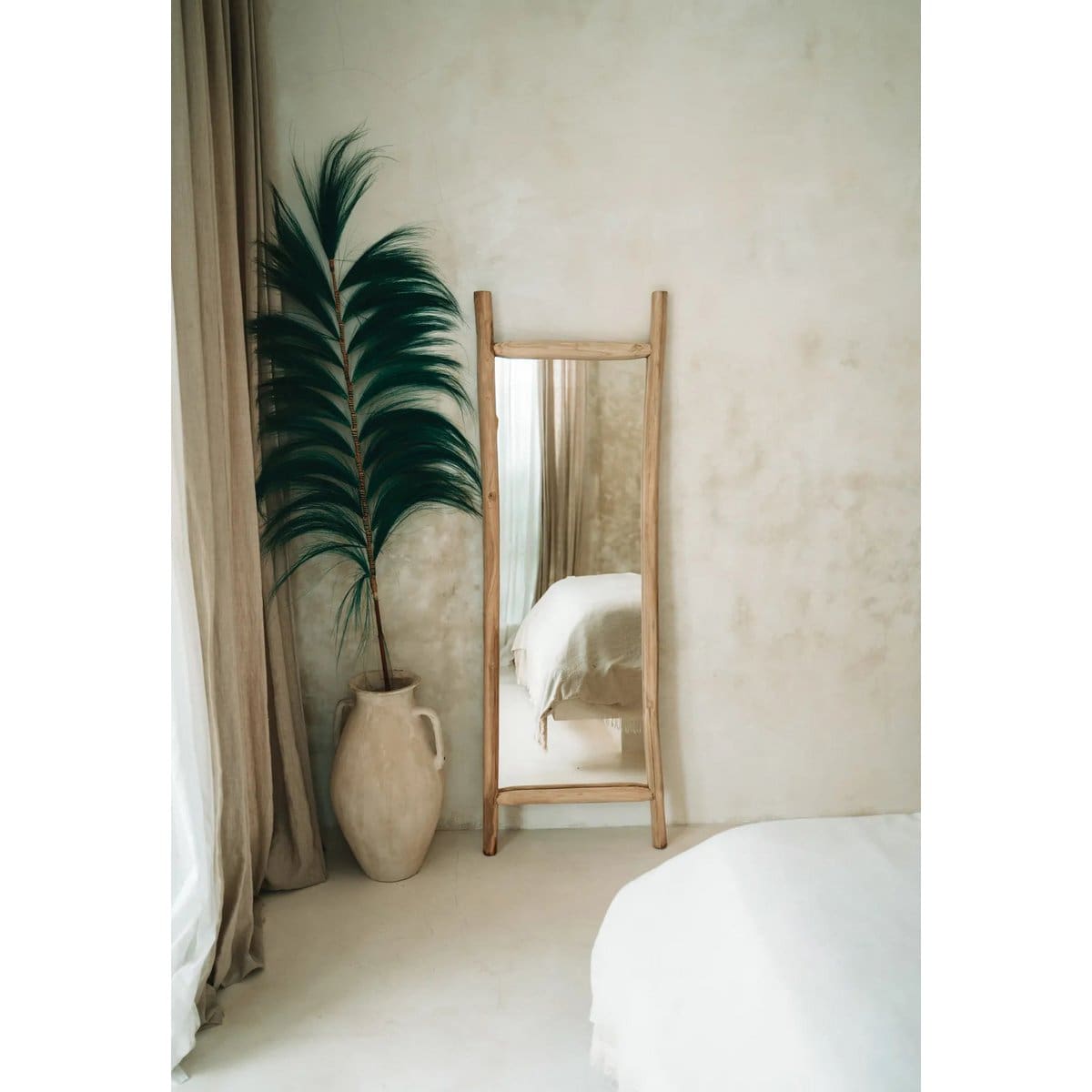 Miroir de sol naturel – Cadre en teck brut façonné à la main (pièce neuve)