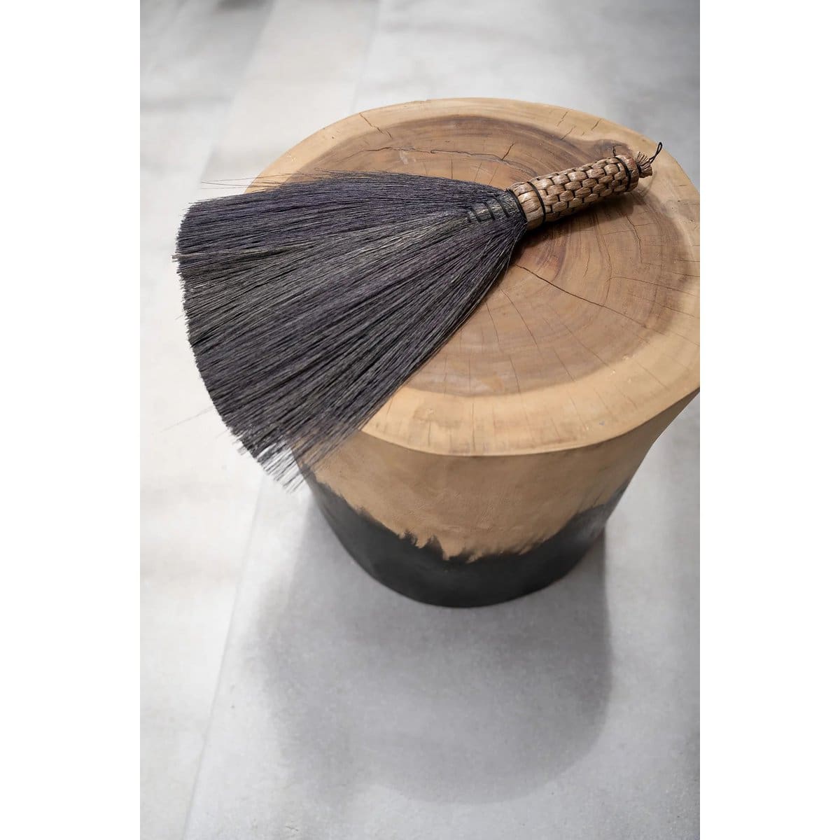 Tabouret design Morocho – Bois de suar sculpté à la main (pièce neuve)