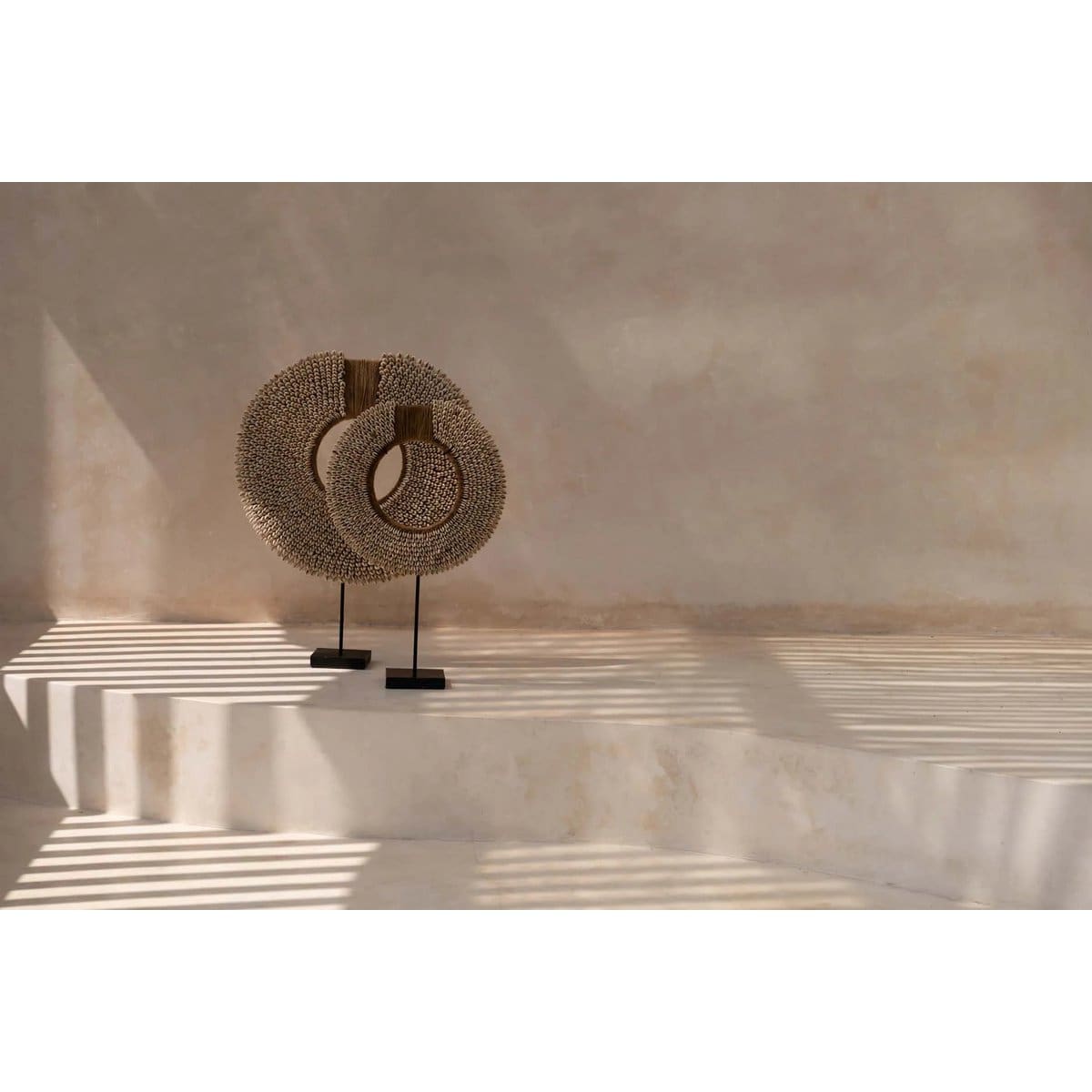 Mémoire des Rivages – Ornement contemporain en coquilles, pièce artisanale