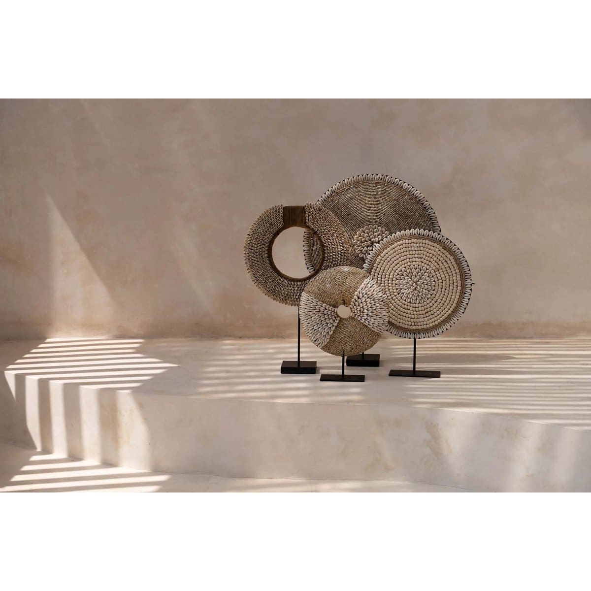 Mémoire des Rivages – Ornement contemporain en coquilles, pièce artisanale