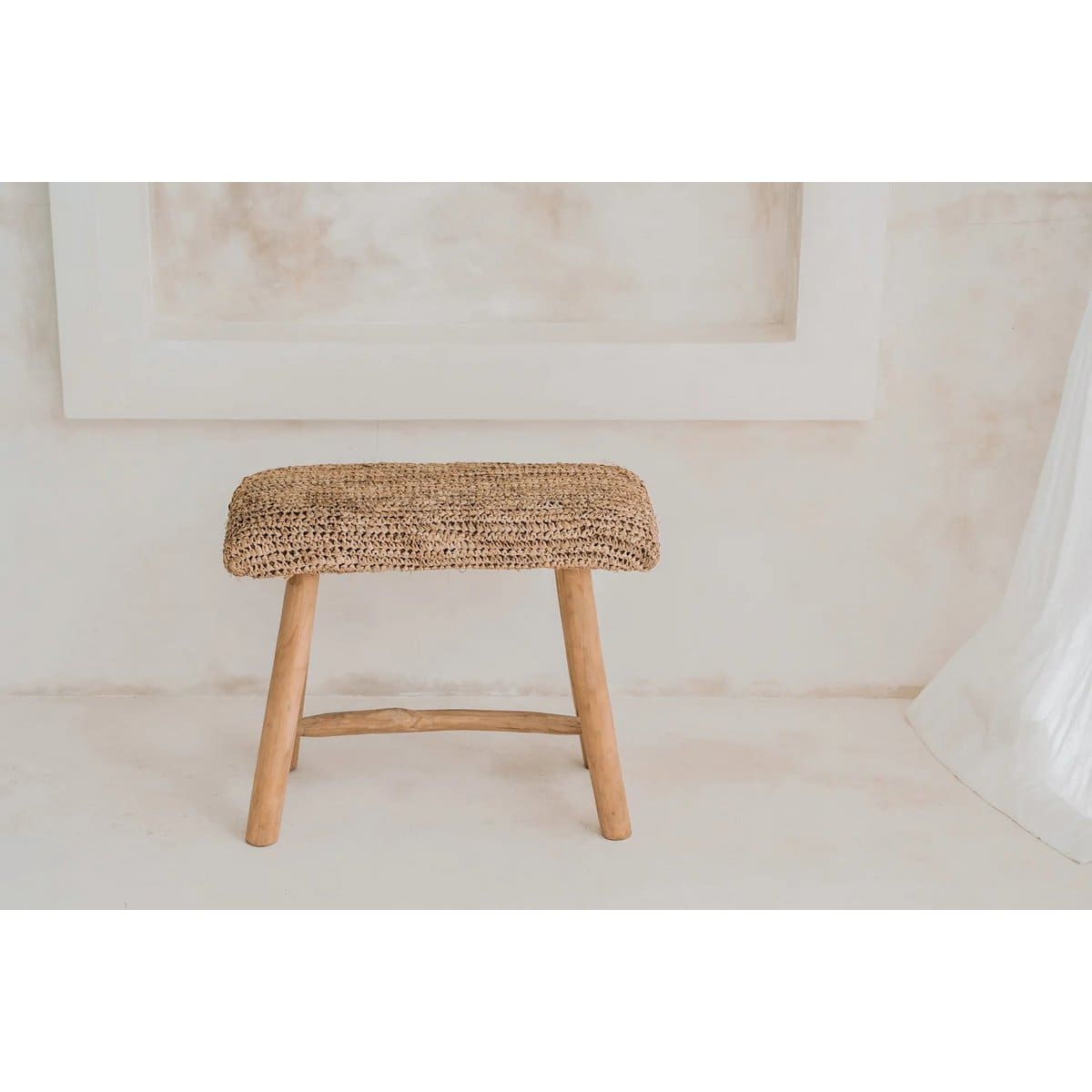 Banc en raphia et bois de teck – Fabrication artisanale sur commande (pièce neuve)