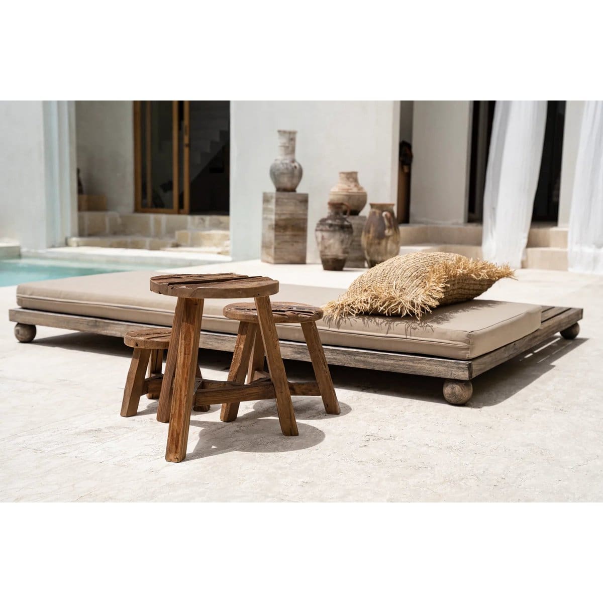 Tabouret en teck recyclé Yatai – Taille L, patine brute et style ethnique naturel (pièce neuve)