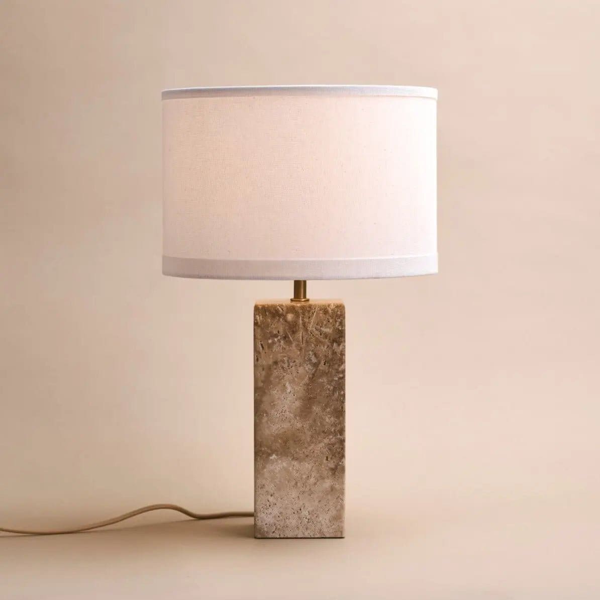 Lampe contemporaine en pierre naturelle – Modèle Rosie par Tavellio, Italie