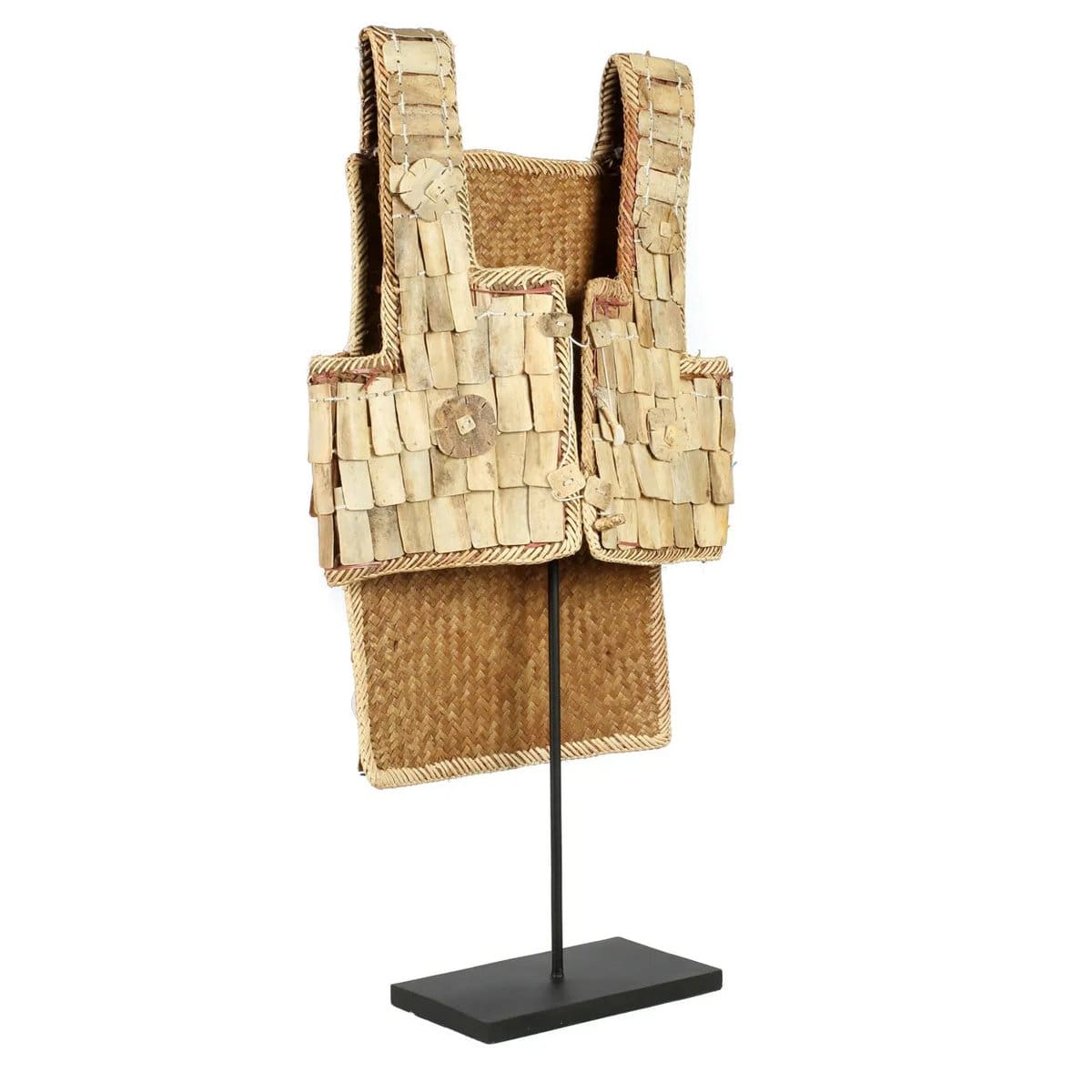 Sculpture Le Guerrier Debout – Pièce d’art tribale en os de buffle, sur socle (neuf)