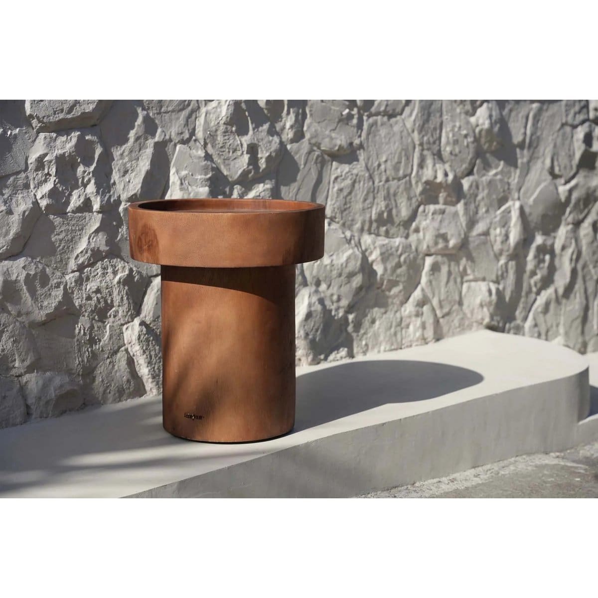 Table d’appoint Quichua – Bois de suar massif au design minimaliste (pièce neuve)