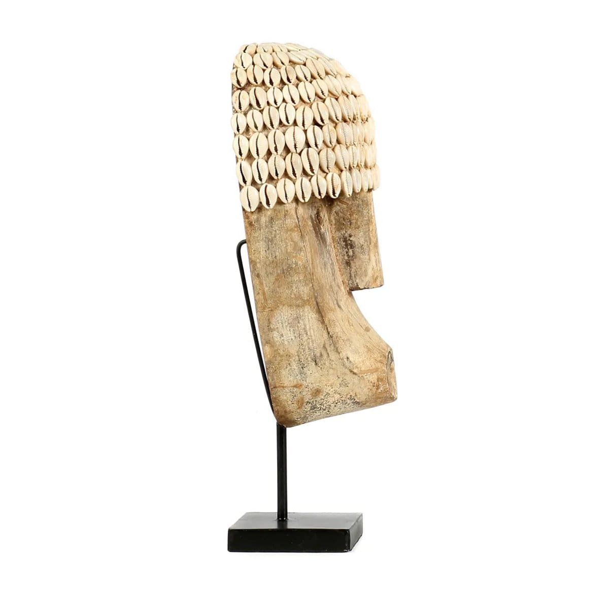 Rituel de Coquillage – Sculpture faciale artisanale en bois et cauris (format moyen)