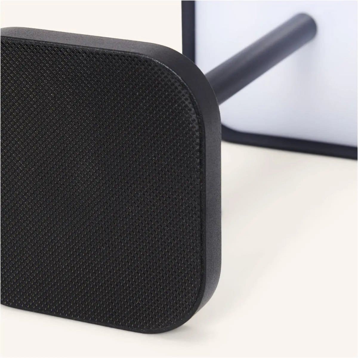 Lampe de table sans fil rechargeable Ava Black – Design minimaliste et lumière modulable (pièce neuve)