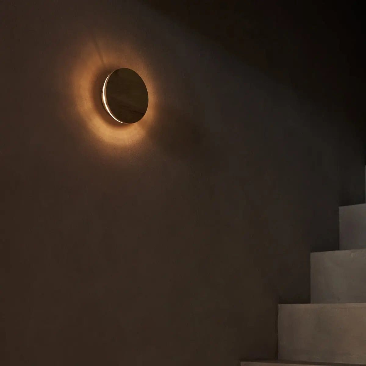 Applique murale sans fil rechargeable Lou Brown – Bois écologique et lumière chaude (pièce neuve)