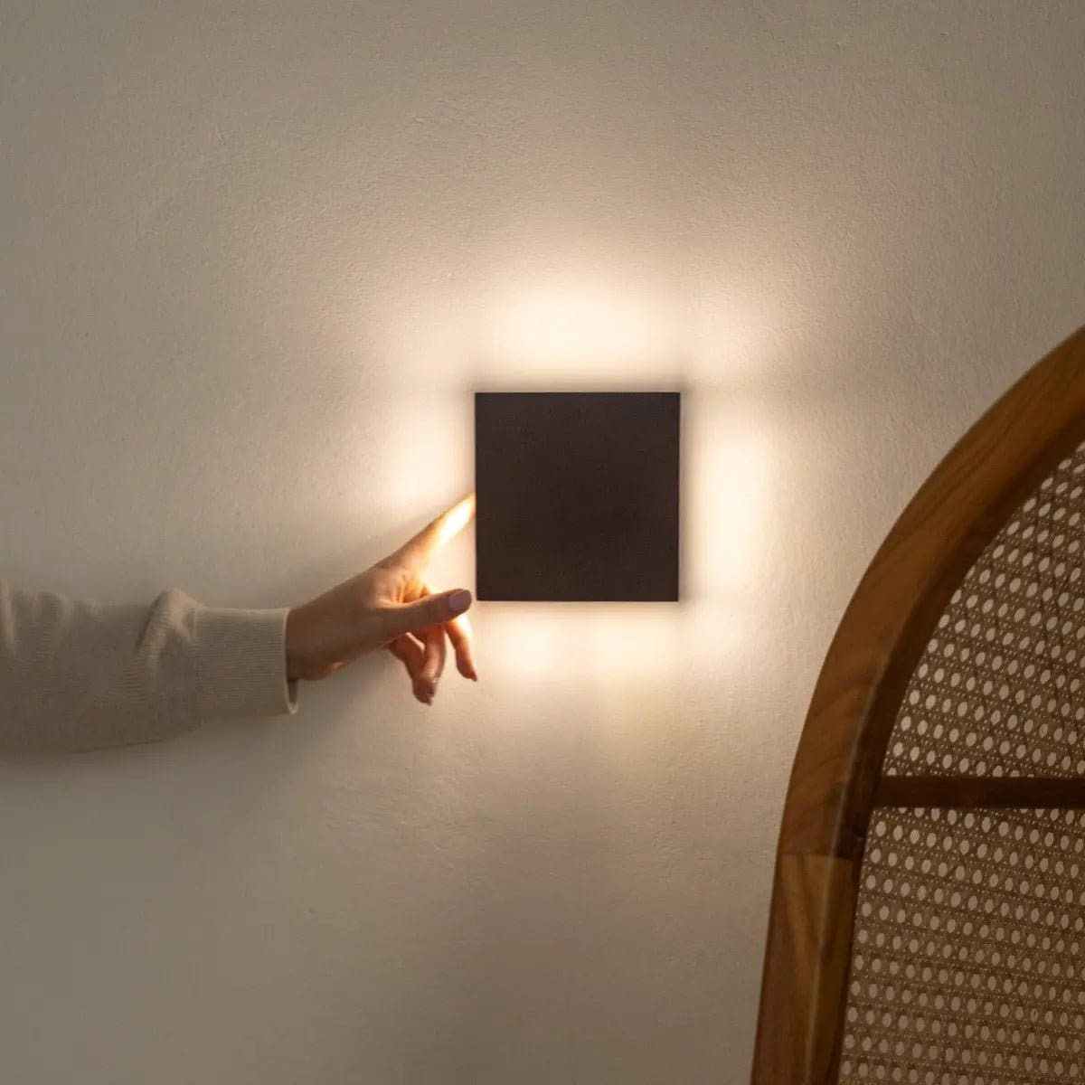 Applique murale sans fil rechargeable Lane – Élégance minimaliste en bois naturel (pièce neuve)