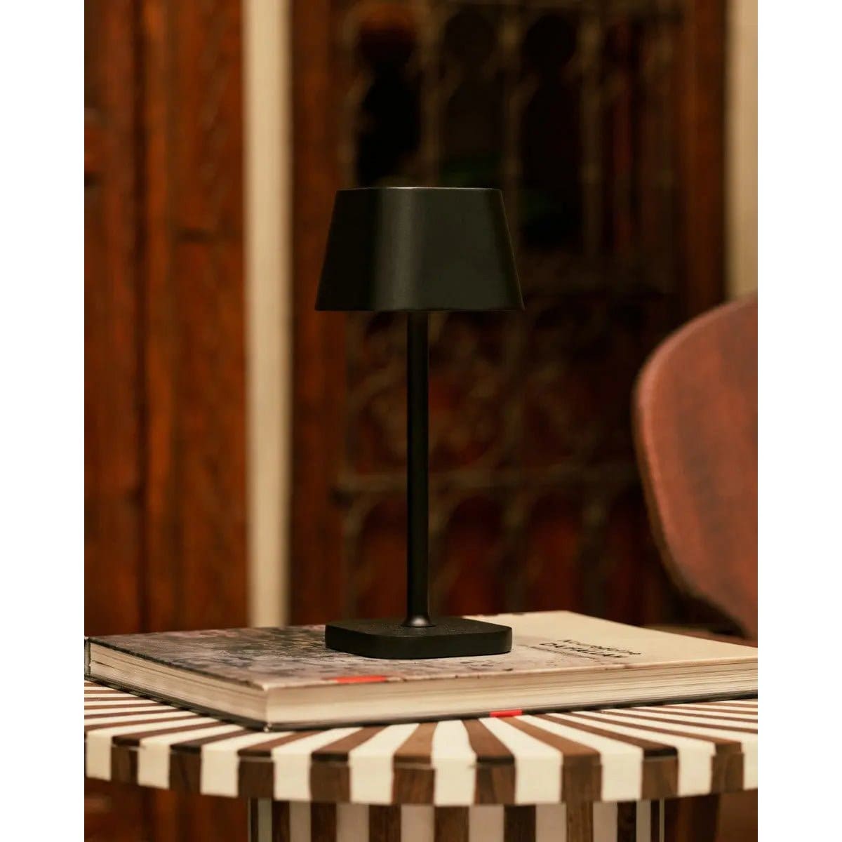 Lampe de table sans fil rechargeable Ava Black – Design minimaliste et lumière modulable (pièce neuve)