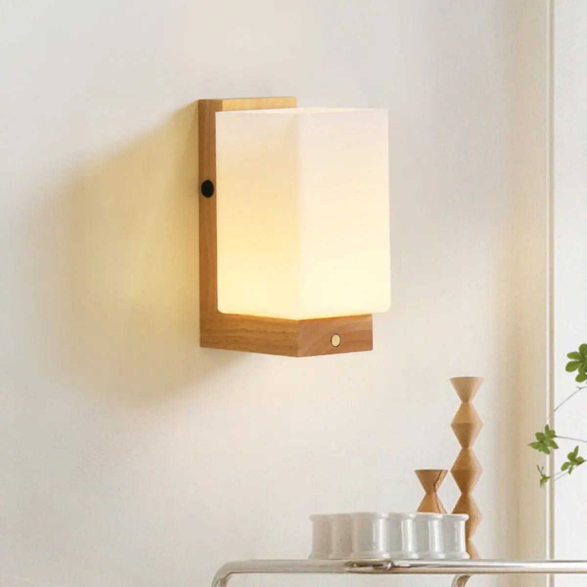 Lampe murale scandinave sans fil en bois et verre givré – création neuve Wainten