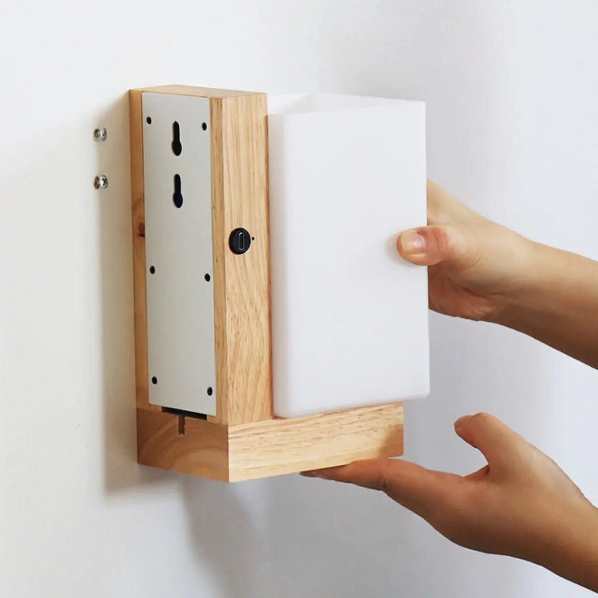 Lampe murale scandinave sans fil en bois et verre givré – création neuve Wainten