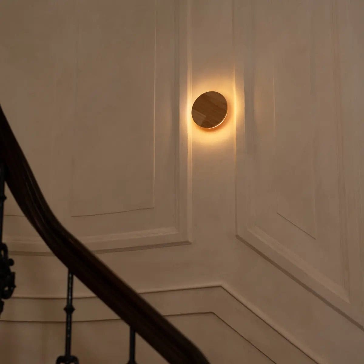 Applique murale sans fil rechargeable Lou Brown – Bois écologique et lumière chaude (pièce neuve)