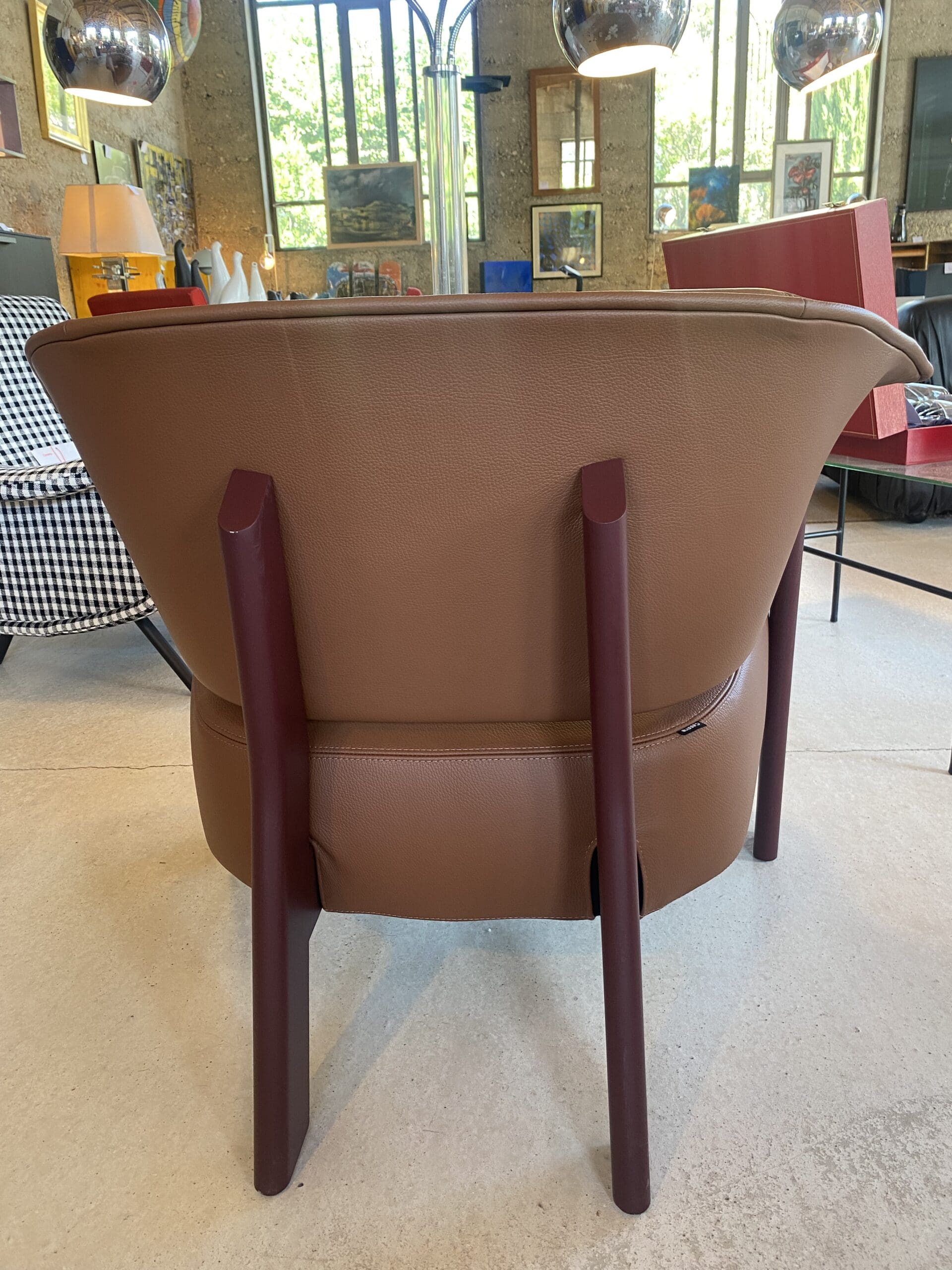 Fauteuil Patricia Urquiola « Back-Wing » en cuir naturel et noyer – Édition Cassina (neuf)