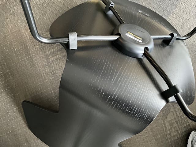 Lot de 6 chaises Grand Prix Arne Jacobsen en frêne noir et chrome – Fritz Hansen