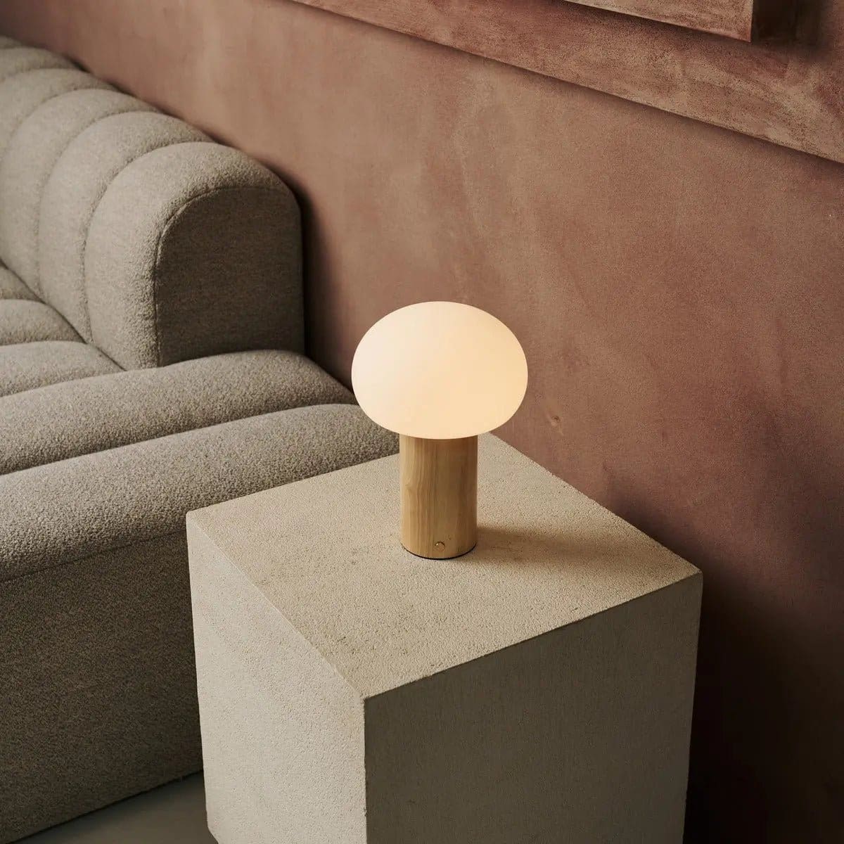 Élégance Nomade – Lampe Sam en bois naturel et verre, éclairage dimmable sans fil