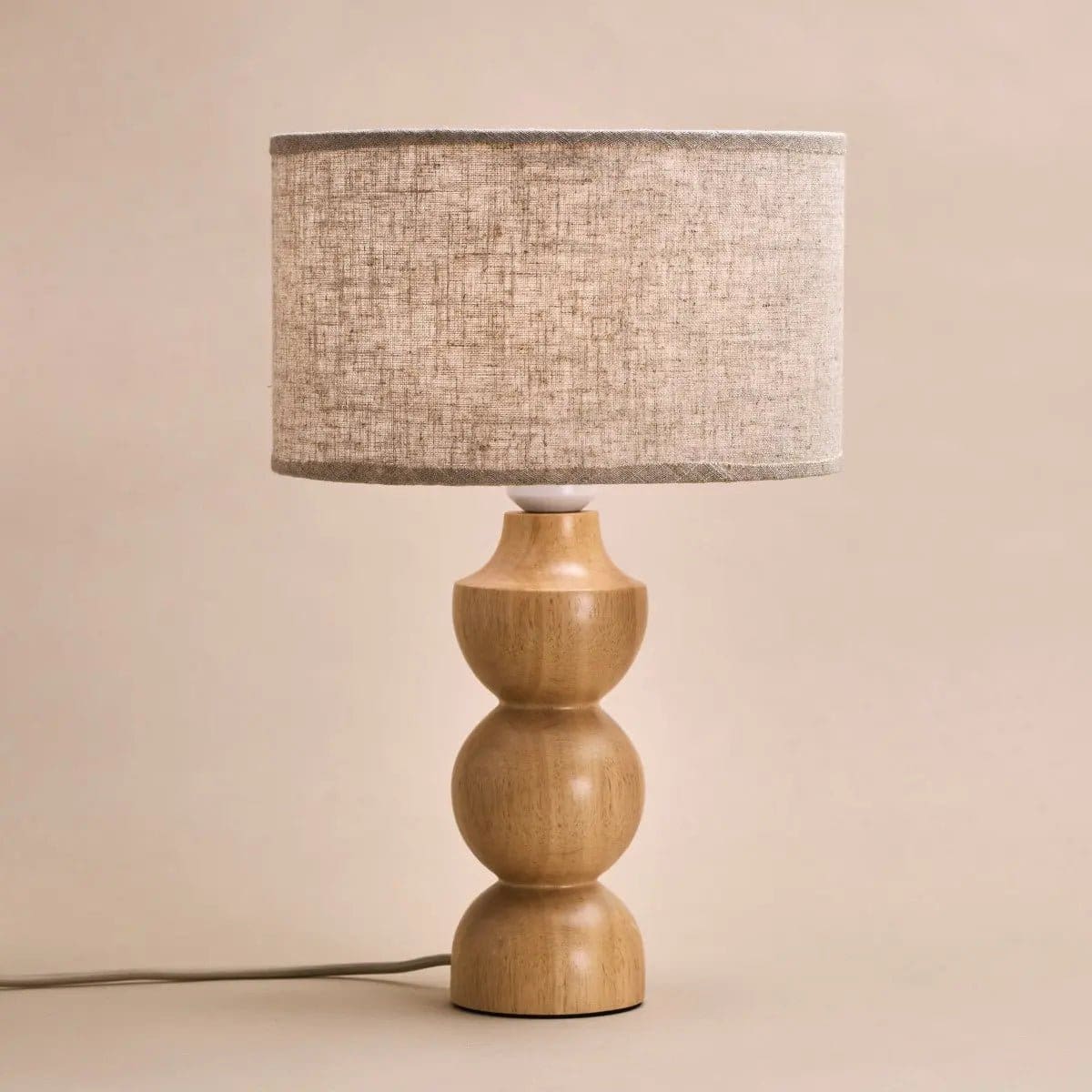 Jeux de Formes – Lampe Oliver en bois naturel et lin beige, charme intemporel