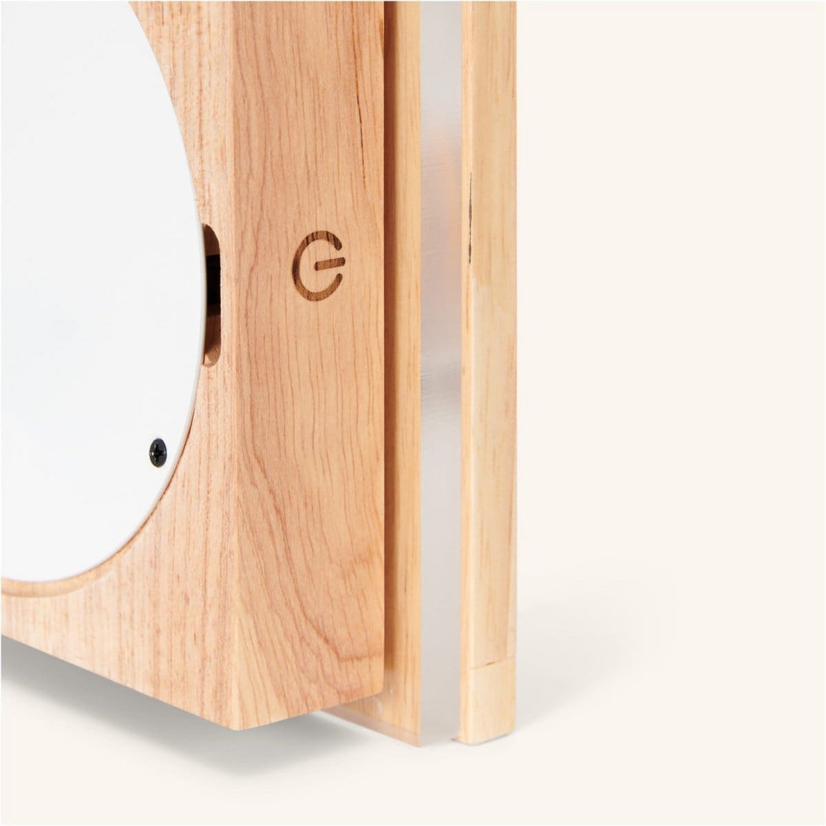 Lampe murale sans fil rechargeable en bois brun clair – Design minimaliste, dimmable et artisanal (pièce neuve)