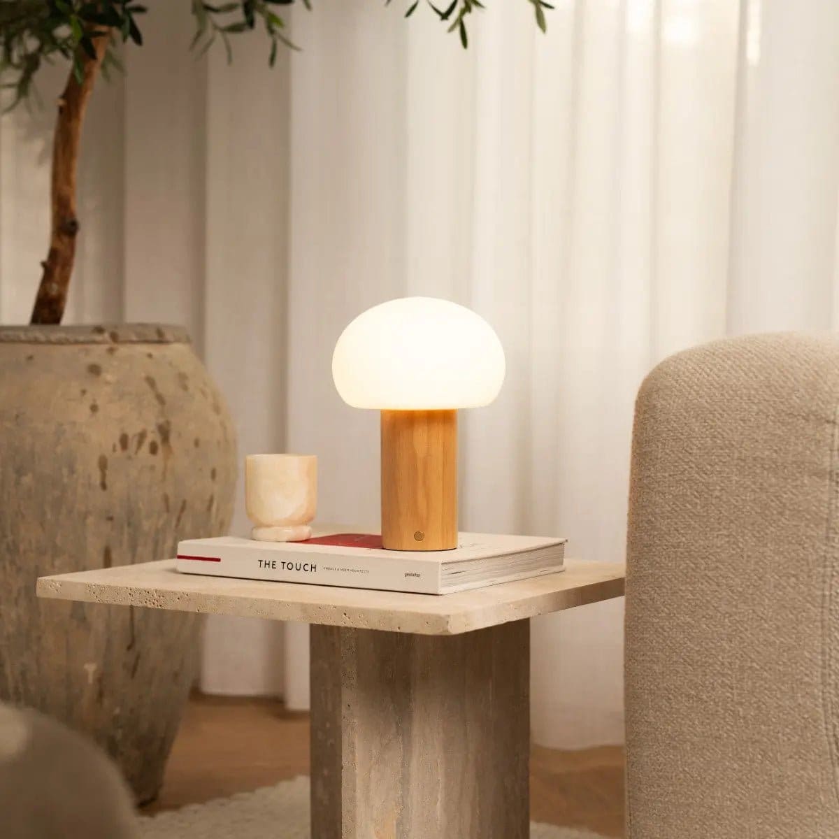 Élégance Nomade – Lampe Sam en bois naturel et verre, éclairage dimmable sans fil