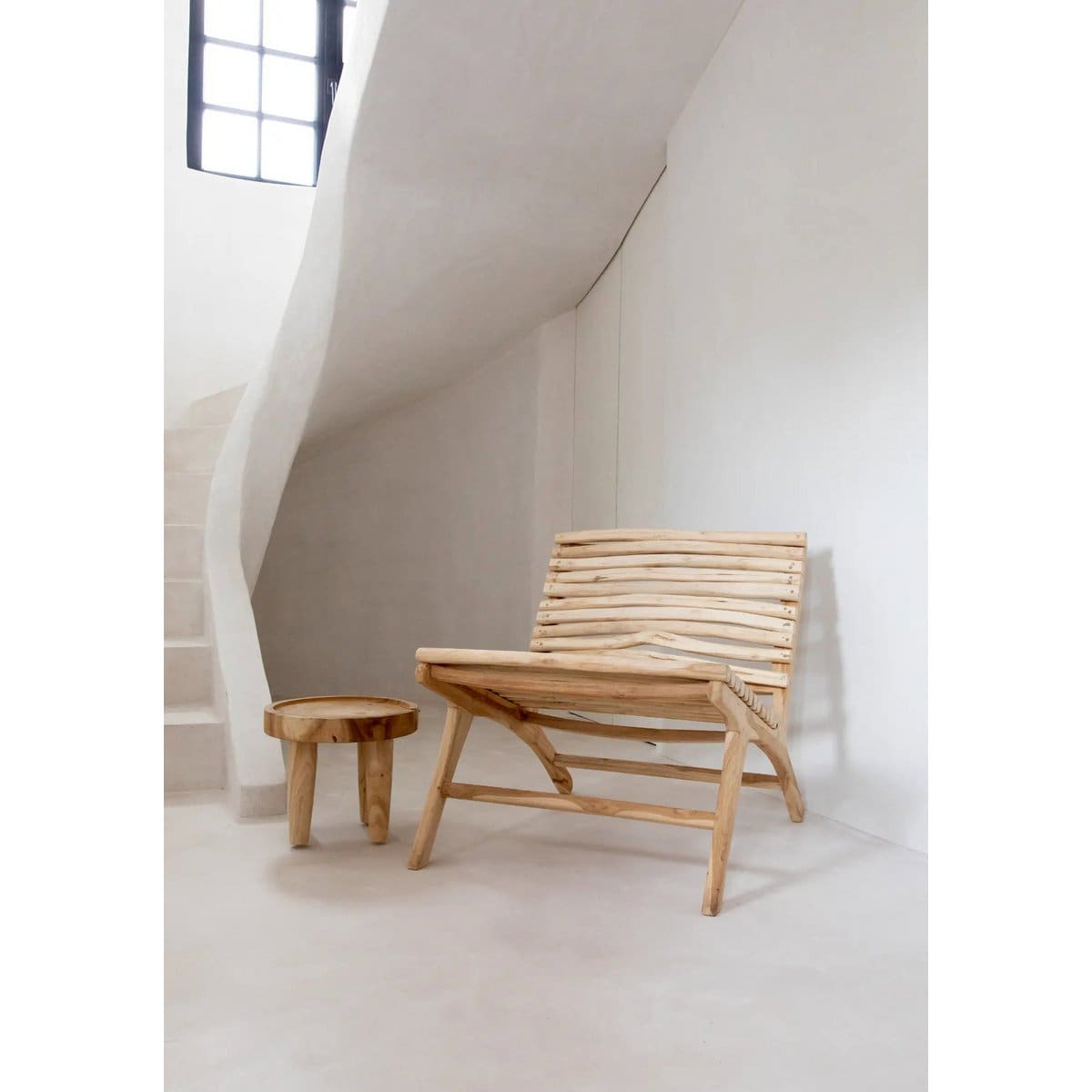 Bois vivant – Petite table en suar naturel, usage intérieur/extérieur (pièce neuve)