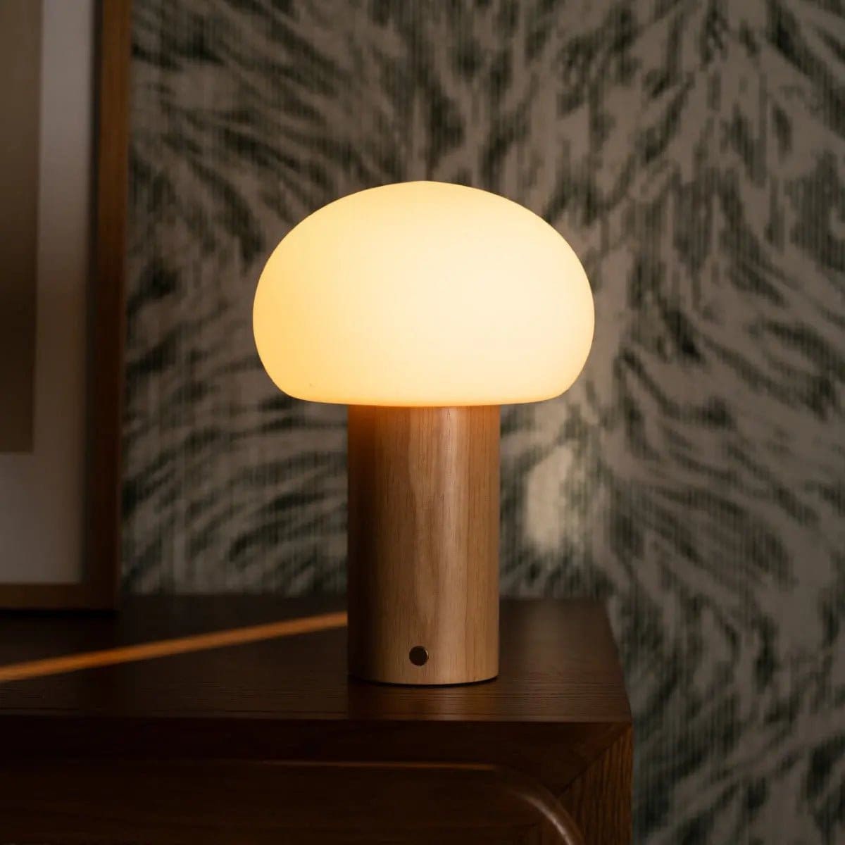 Élégance Nomade – Lampe Sam en bois naturel et verre, éclairage dimmable sans fil