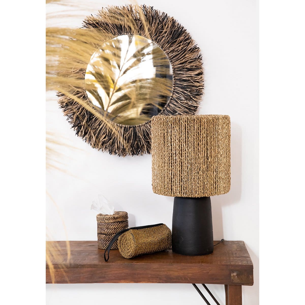 Lampe artisanale Chalki – Design contemporain en fibres végétales et céramique brute