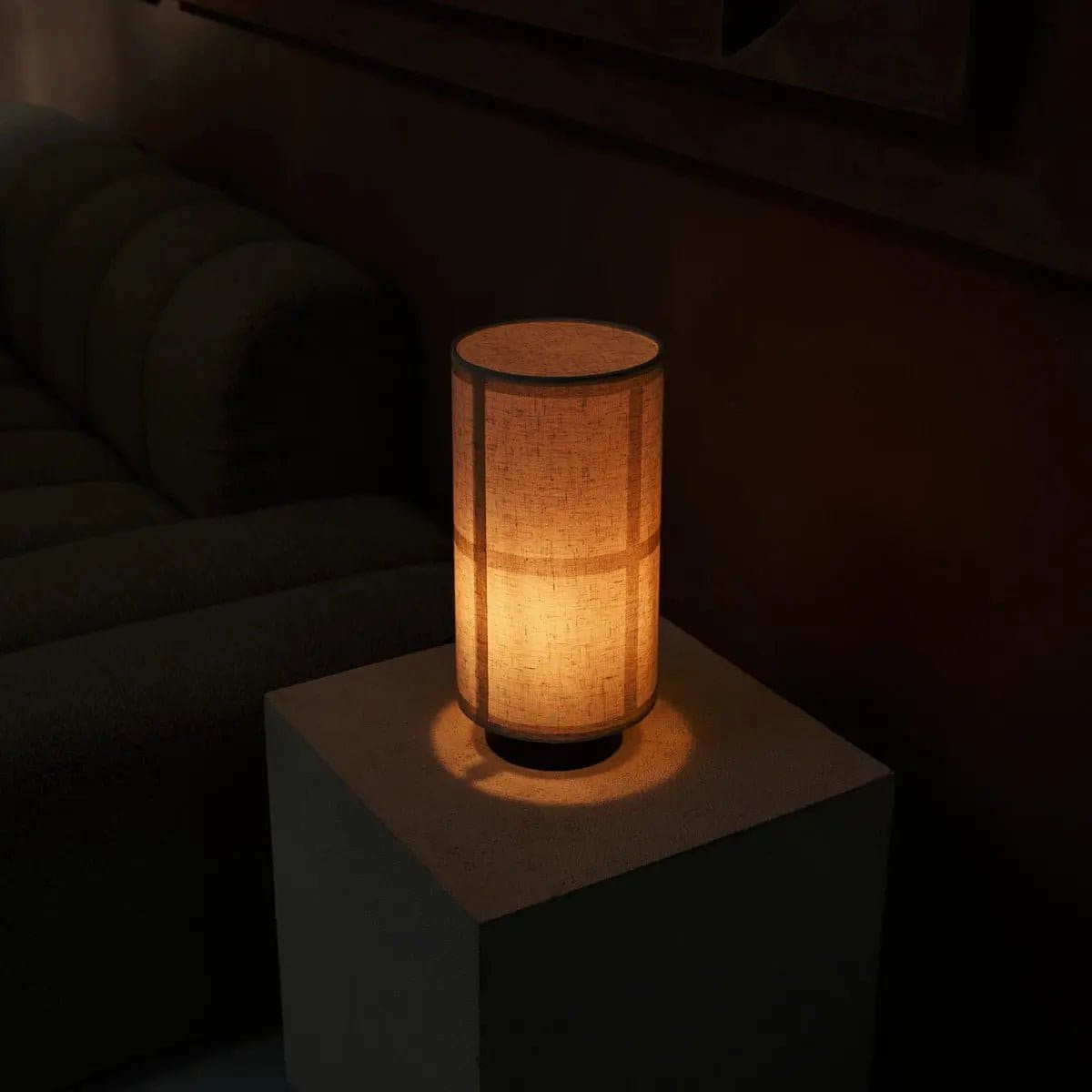 Sakura Élégance – Lampe neuve en bois brun foncé et lin naturel tissé