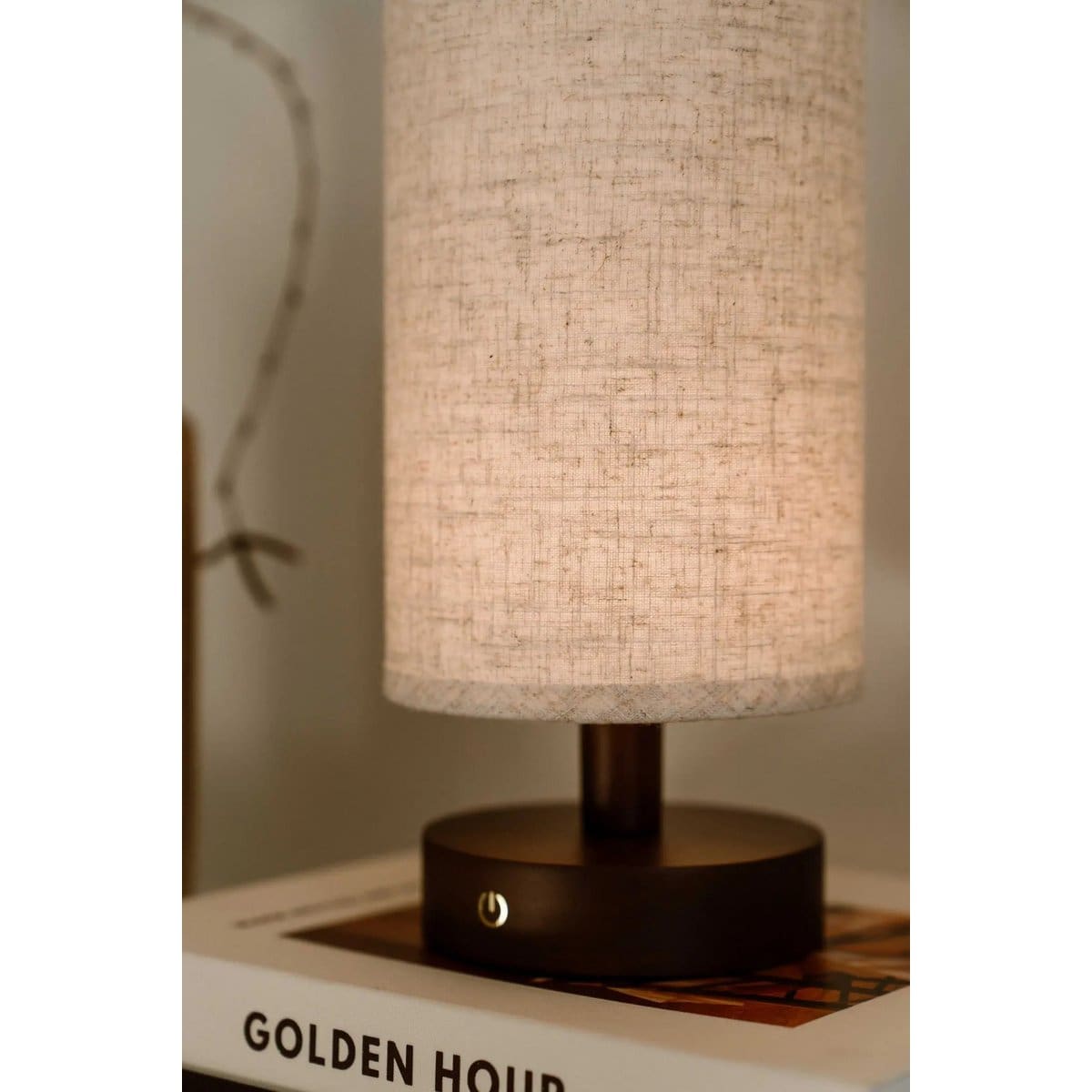 Lampe de table Ben en bois marron foncé – rechargeable, à intensité variable, alimentée par USB-C