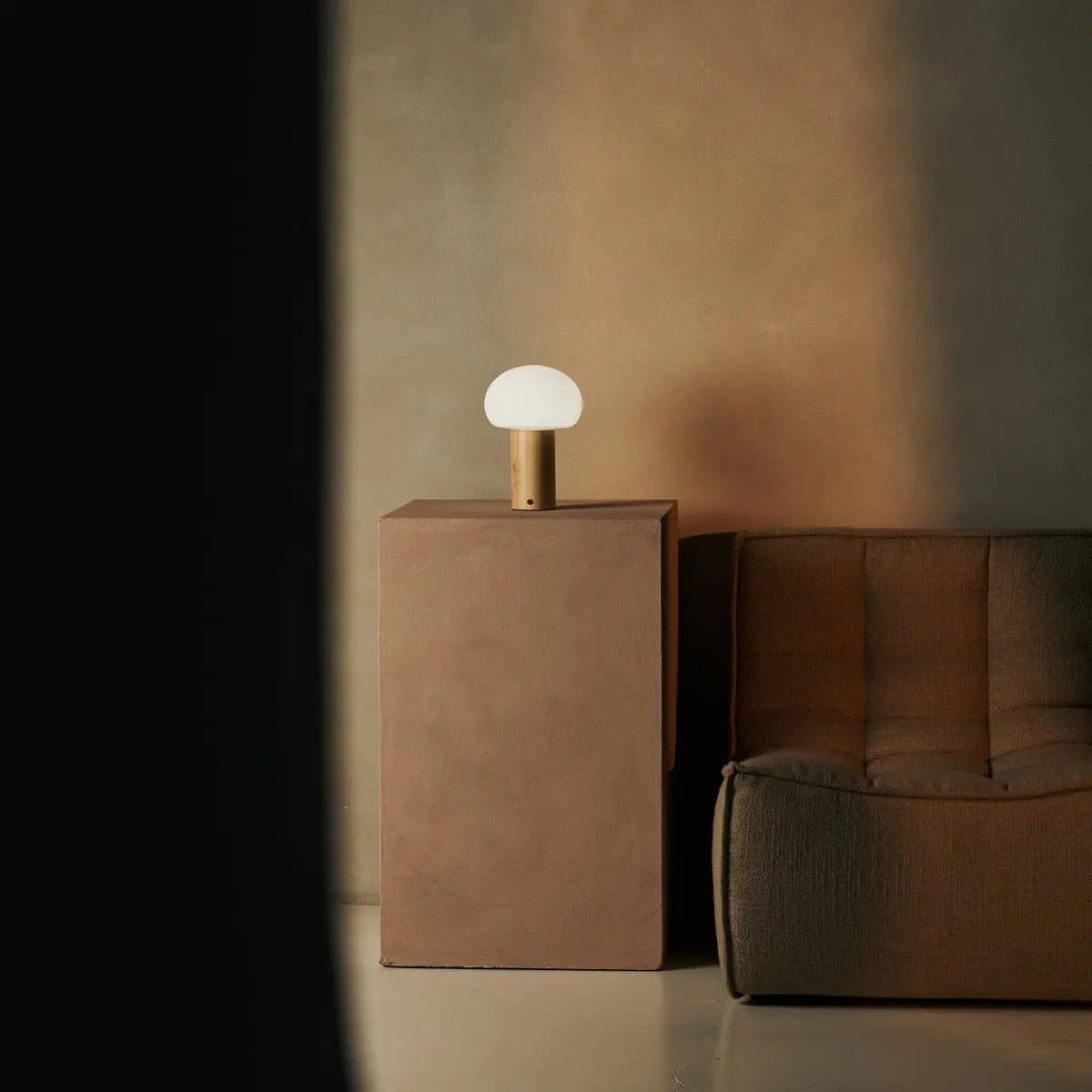 Élégance Nomade – Lampe Sam en bois naturel et verre, éclairage dimmable sans fil