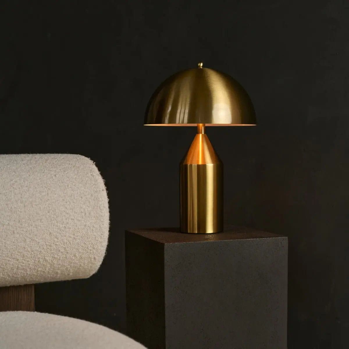 Lueur d’or – Lampe de dressoir en métal artisanale Otto Gold