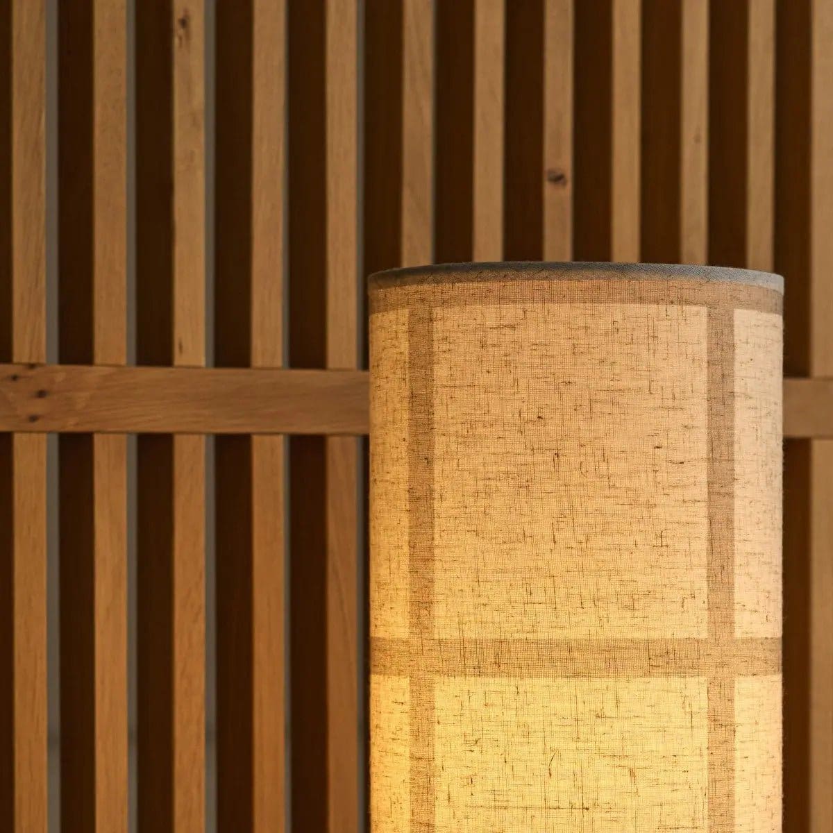 Sakura Élégance – Lampe neuve en bois brun foncé et lin naturel tissé