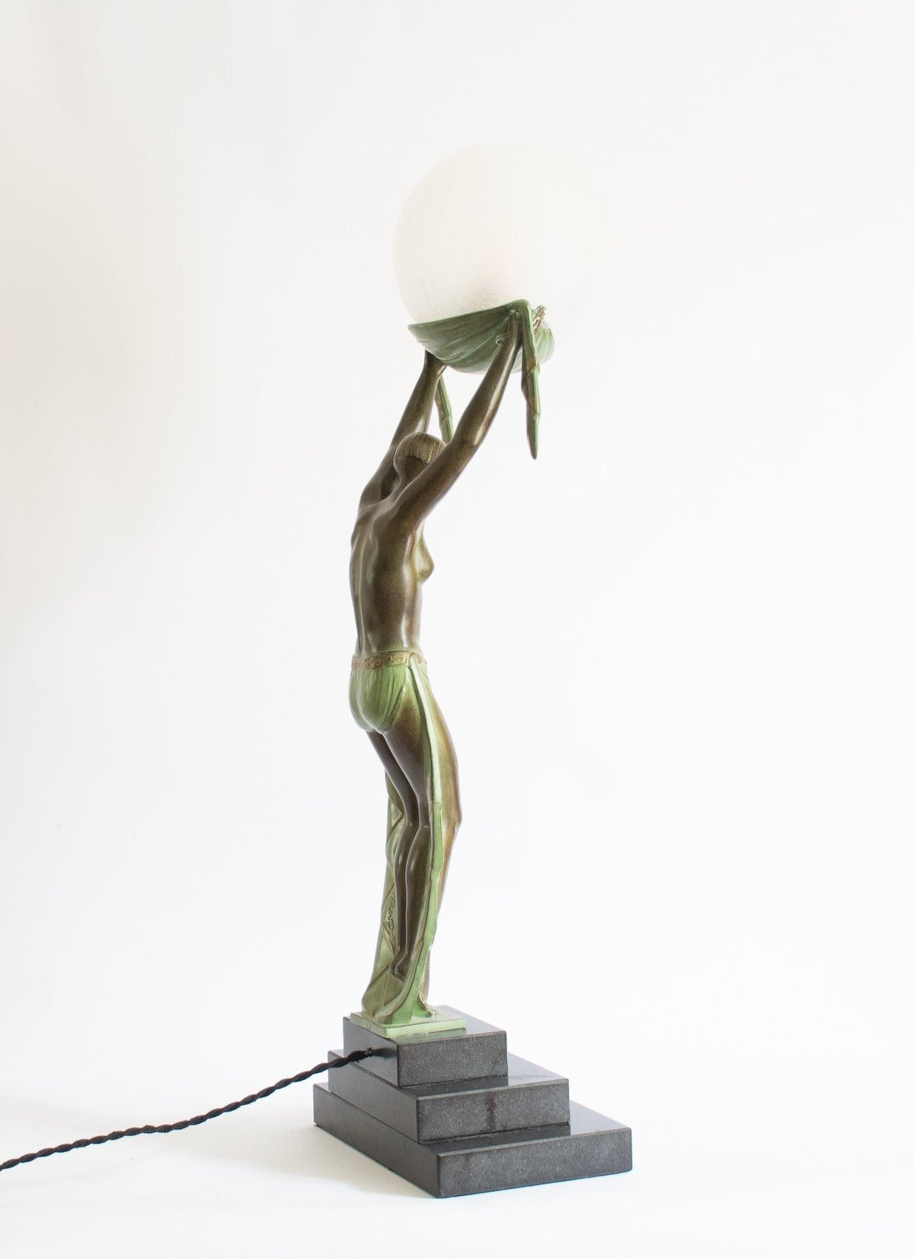 Lampe sculpture Art Déco « Vérité » – Fayral pour Max Le Verrier – 68 cm – Métal patiné & marbre