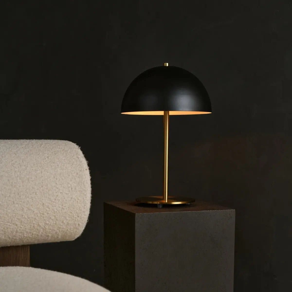 Lola Gold & Black – Création en métal au style intemporel (lampe neuve)