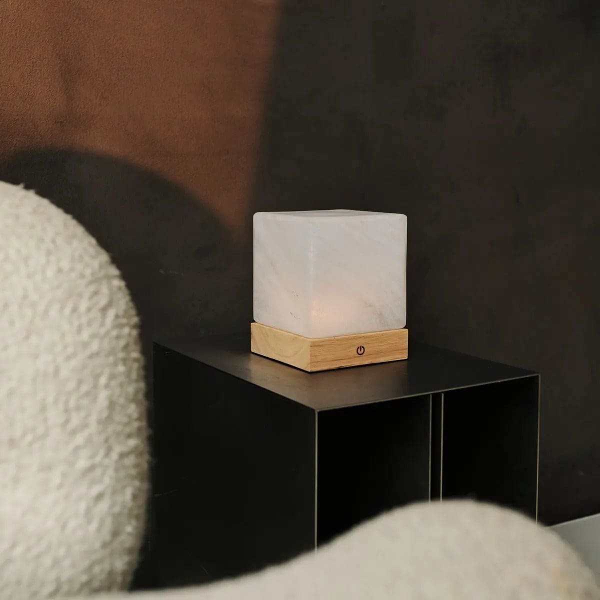 Lumière Nomade – Lampe sans fil YCE en bois clair et verre givré (pièce neuve)