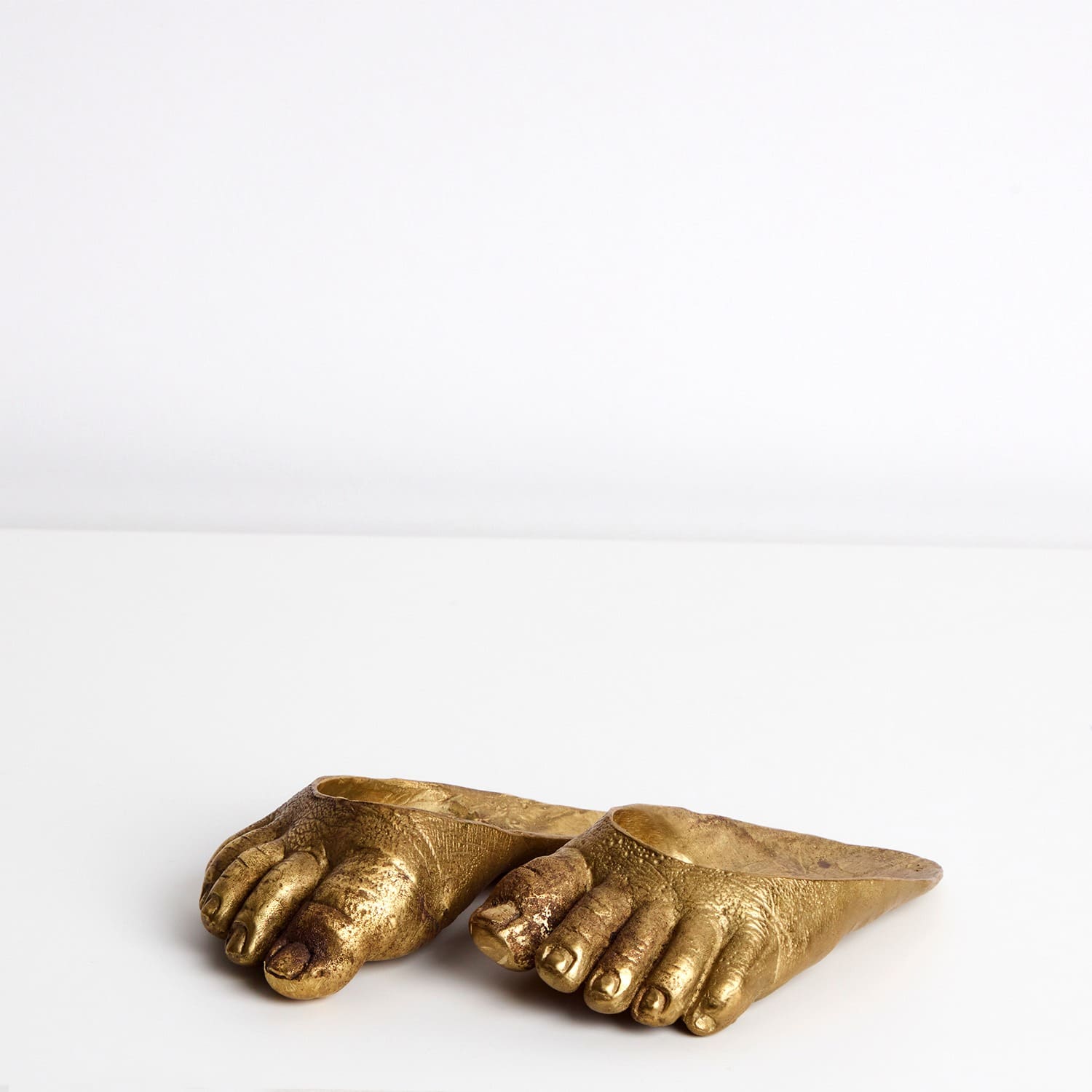 Claude Lalanne – Paire de vide-poches Pied d’enfant en bronze doré, années 1980
