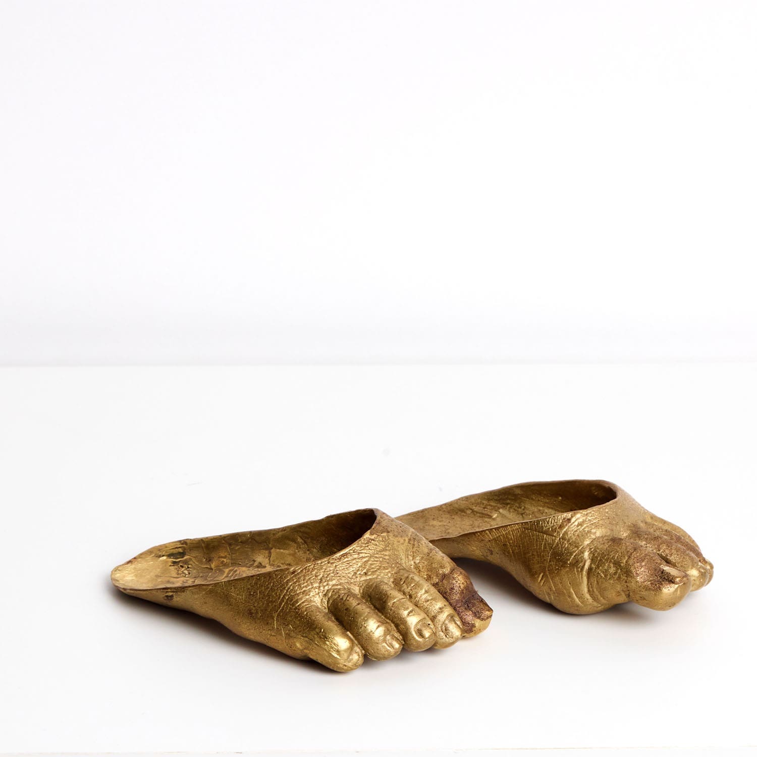 Claude Lalanne – Paire de vide-poches Pied d’enfant en bronze doré, années 1980
