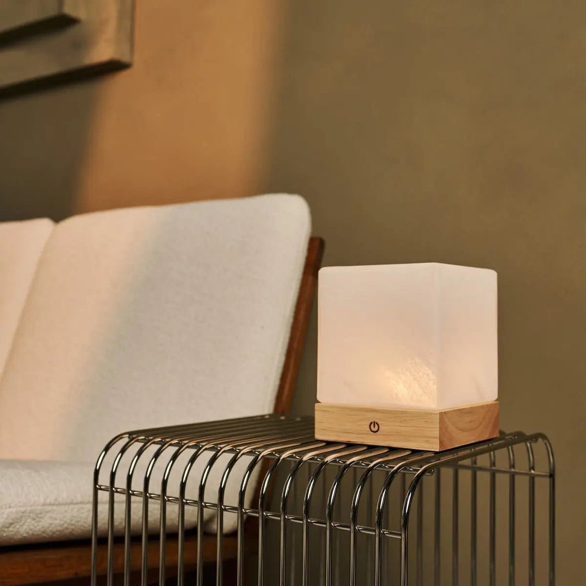 Lumière Nomade – Lampe sans fil YCE en bois clair et verre givré (pièce neuve)