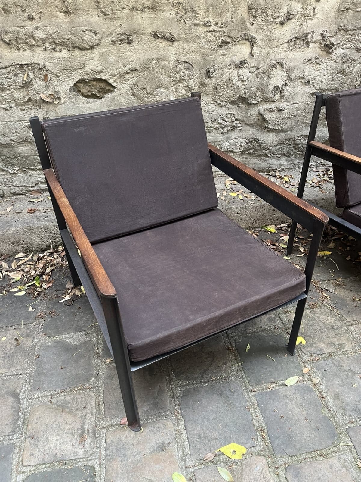 Ensemble de 4 fauteuils Heerenhuis Cargo + table basse – Design industriel haut de gamme