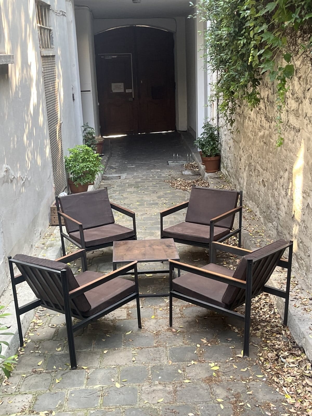 Ensemble de 4 fauteuils Heerenhuis Cargo + table basse – Design industriel haut de gamme