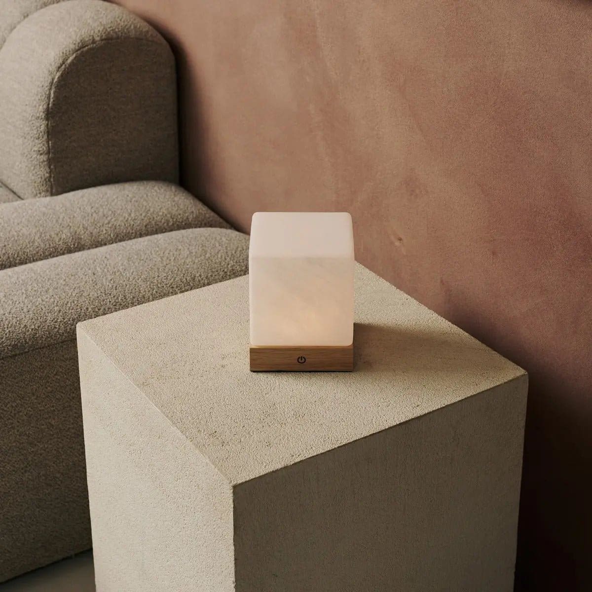 Lumière Nomade – Lampe sans fil YCE en bois clair et verre givré (pièce neuve)