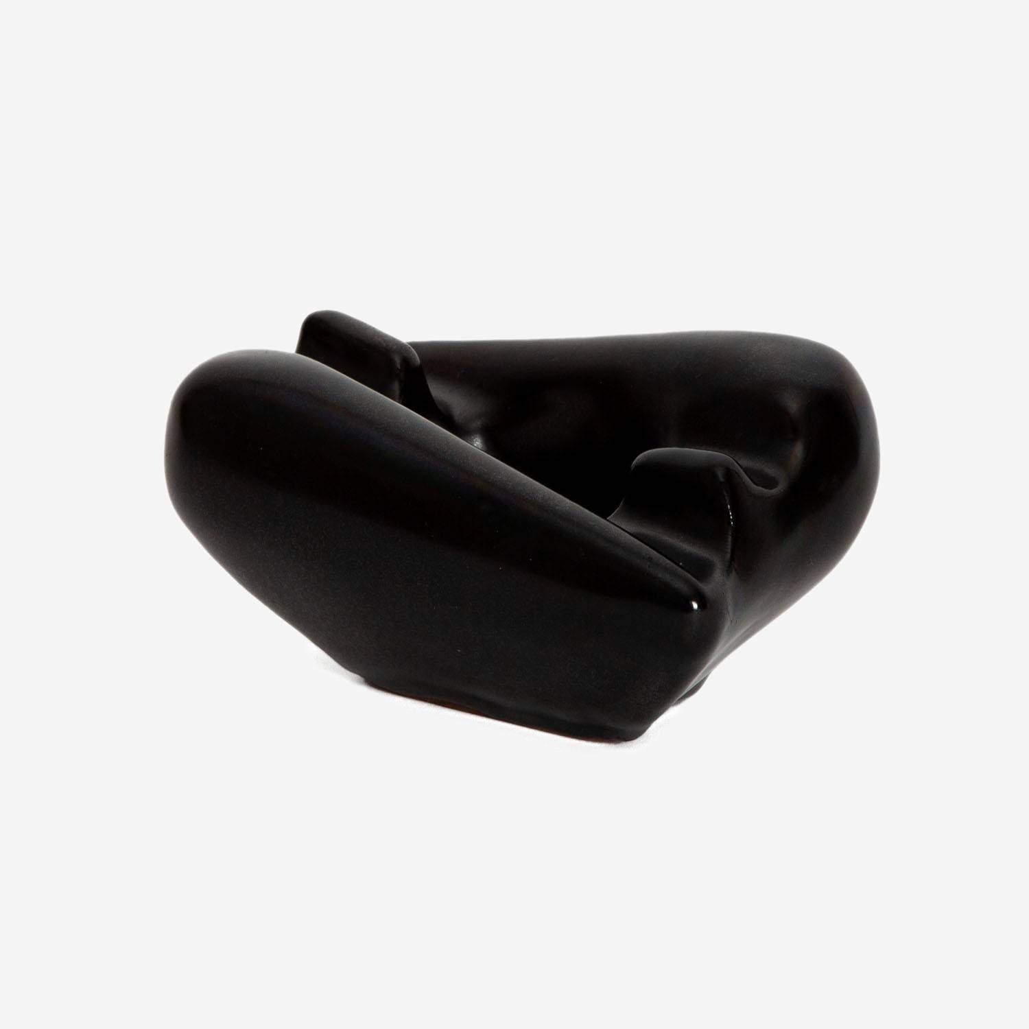 Vide-poche sculptural en céramique noire – Georges Jouve, circa 1950