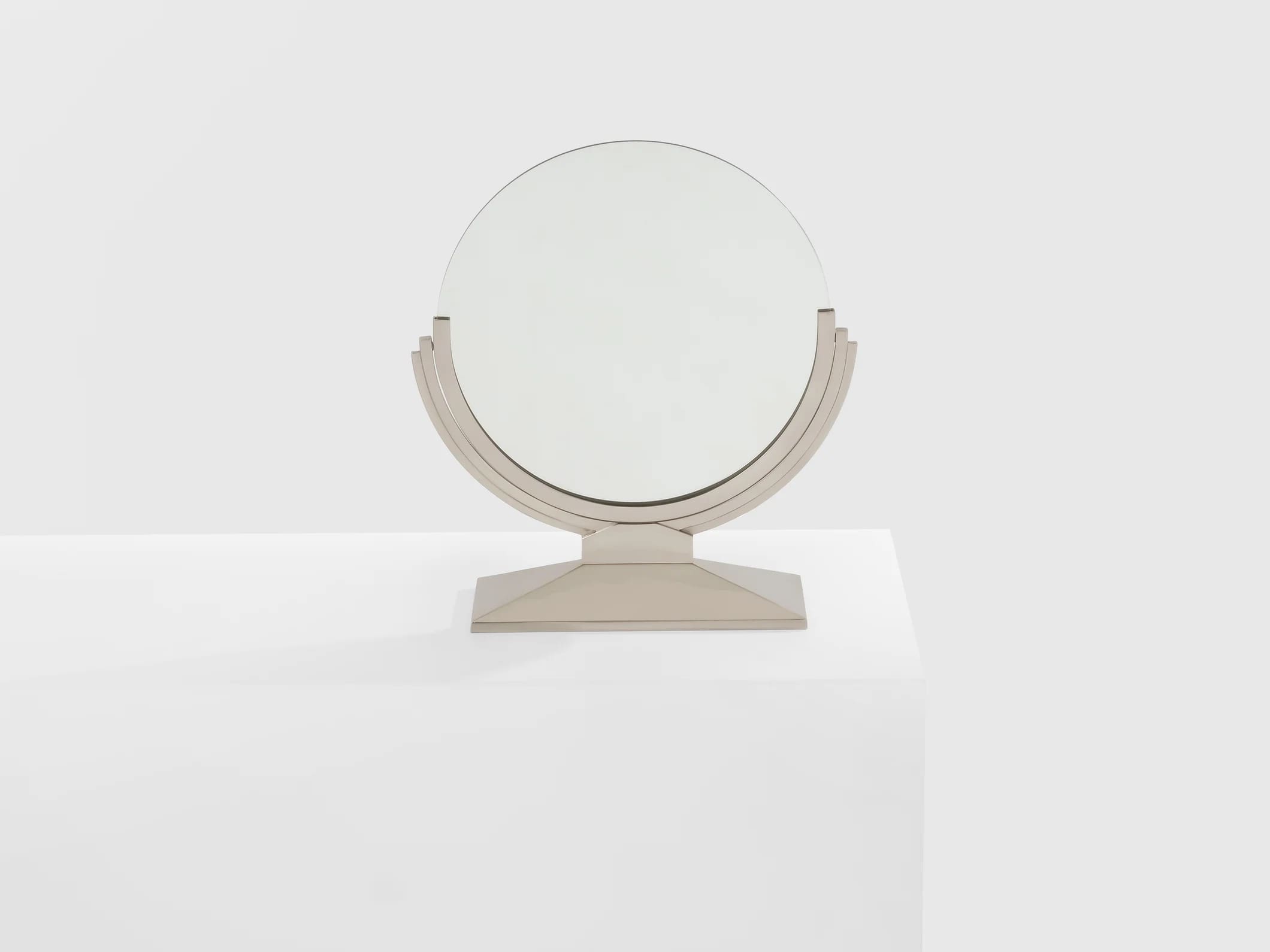 Miroir Maison Dominique en métal nickelé – Domin & Genevrière, Art déco, 1930
