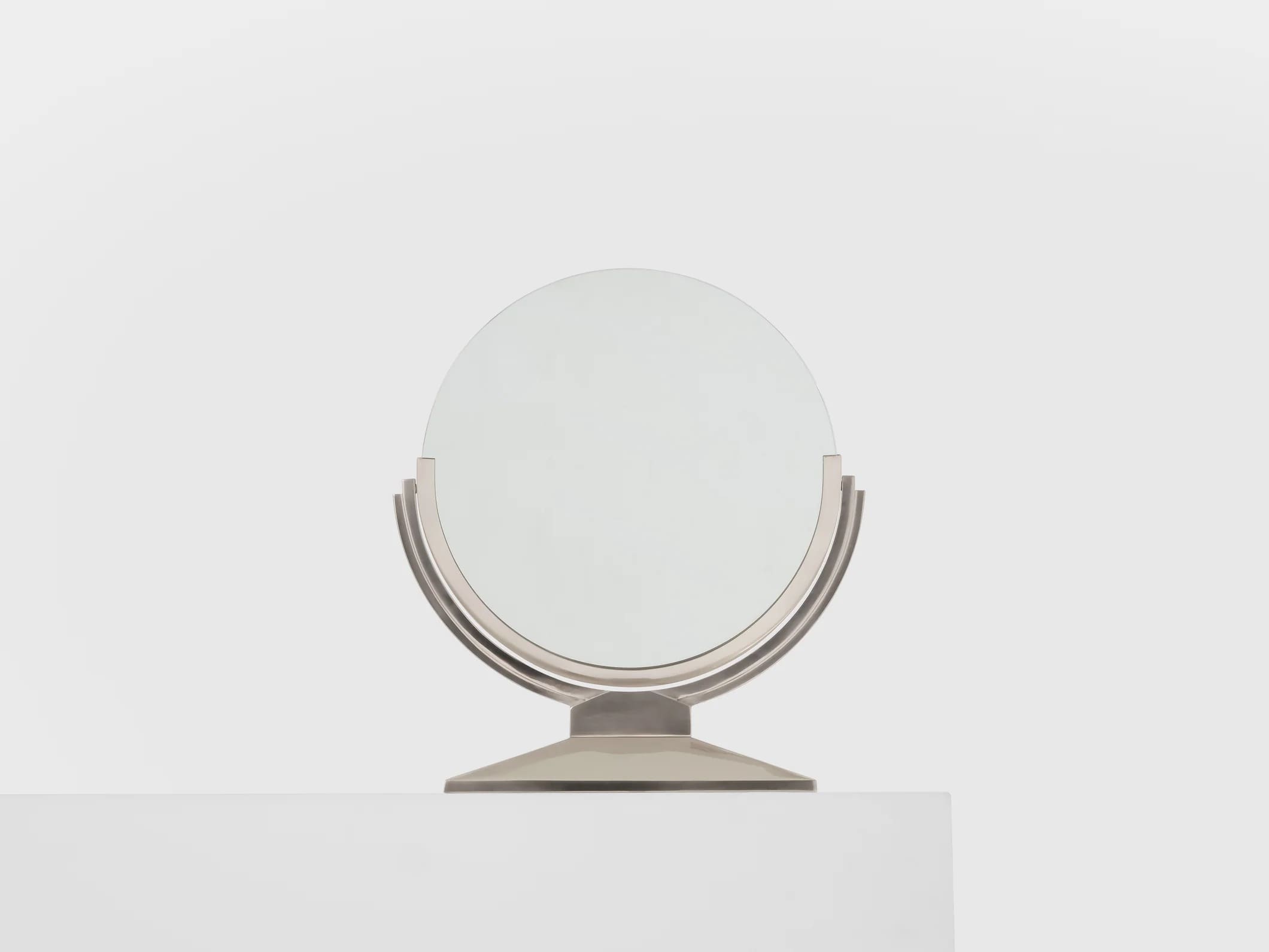 Miroir Maison Dominique en métal nickelé – Domin & Genevrière, Art déco, 1930